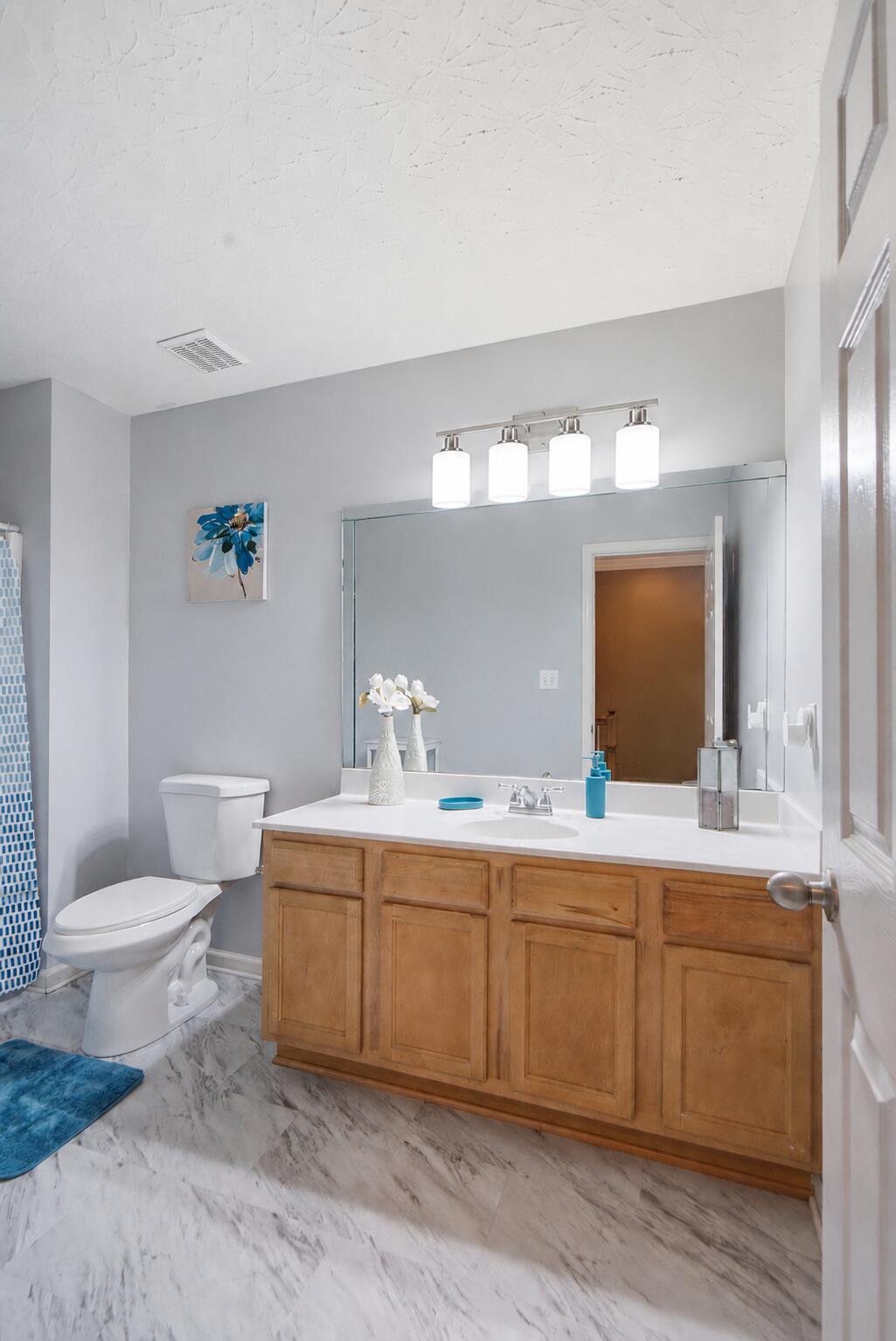 893 Winding Oak Trail