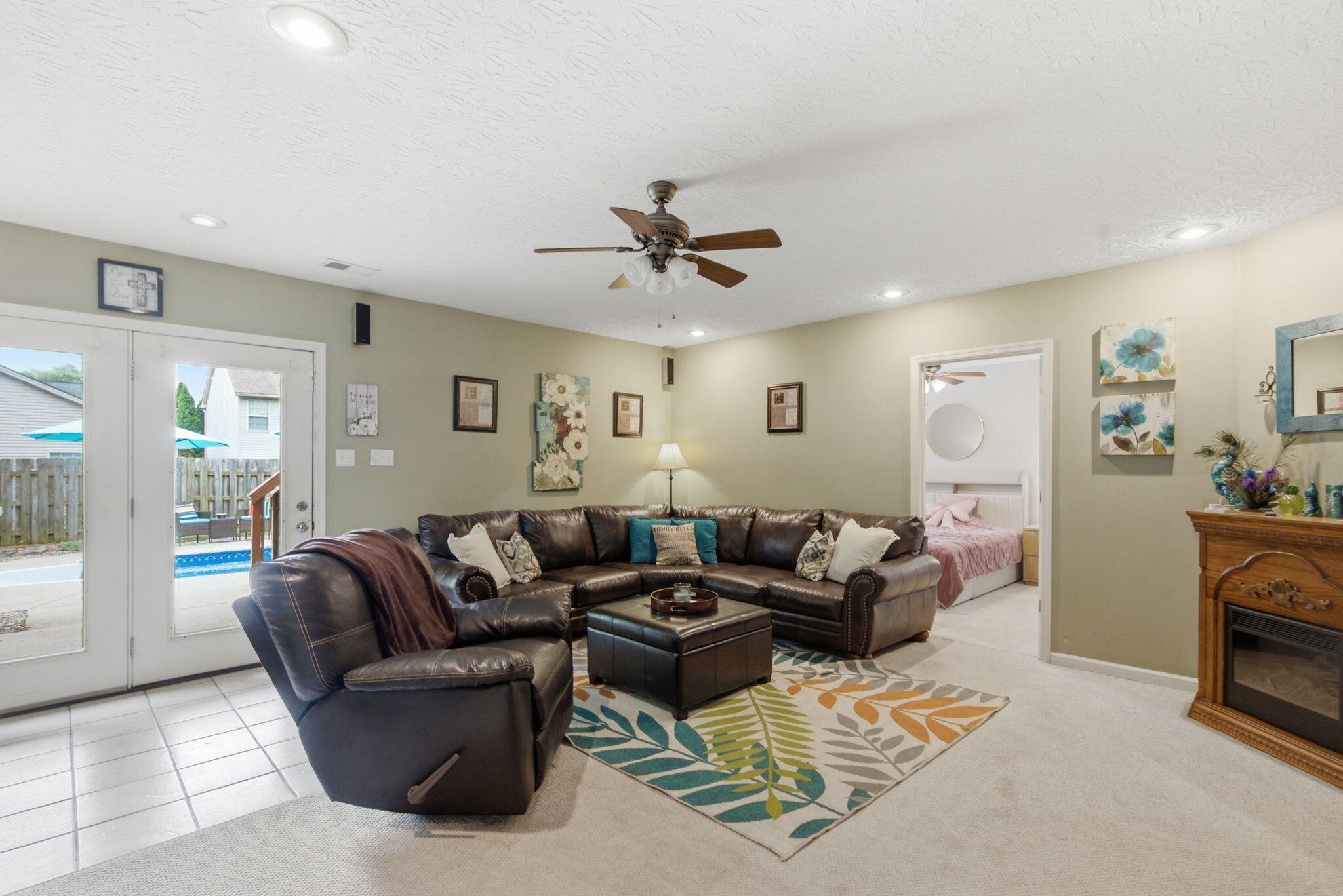 893 Winding Oak Trail