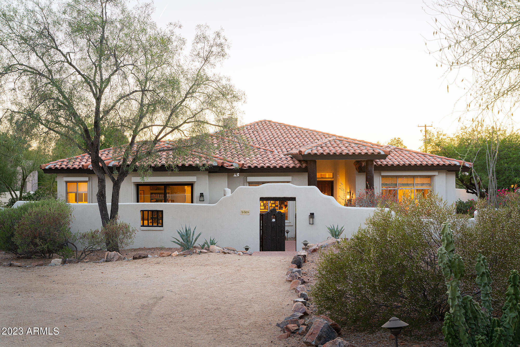 5518 N CAMELBACK CANYON Place