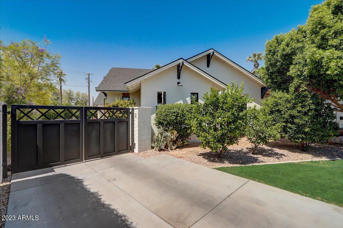 4809 E FLOWER Street