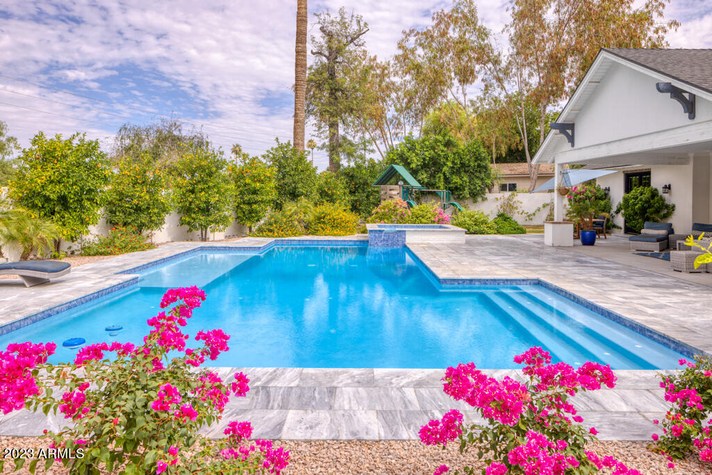 4809 E FLOWER Street