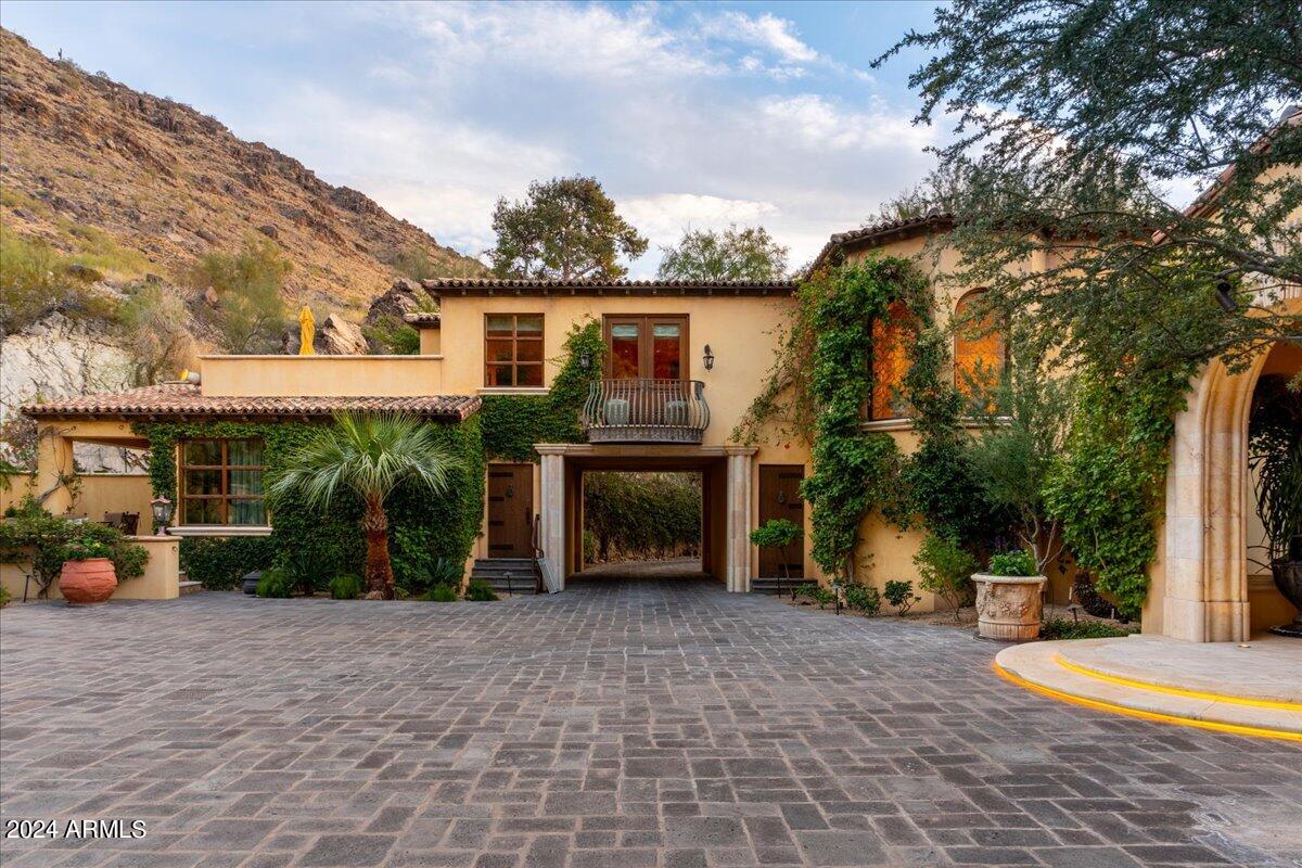5516 E Morrison Lane