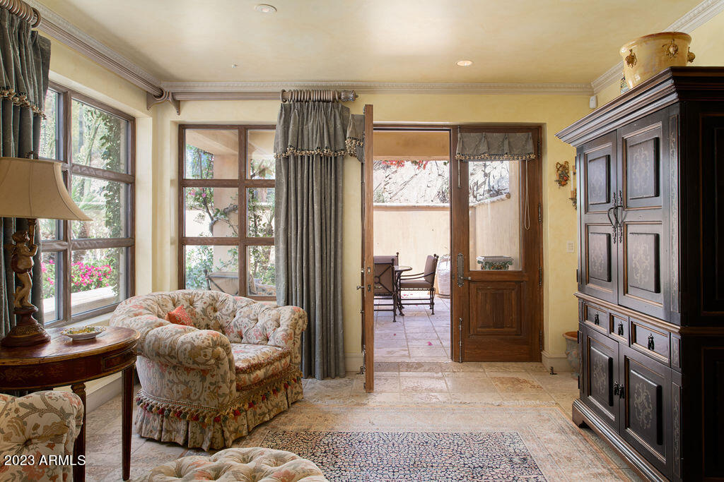 5516 E Morrison Lane