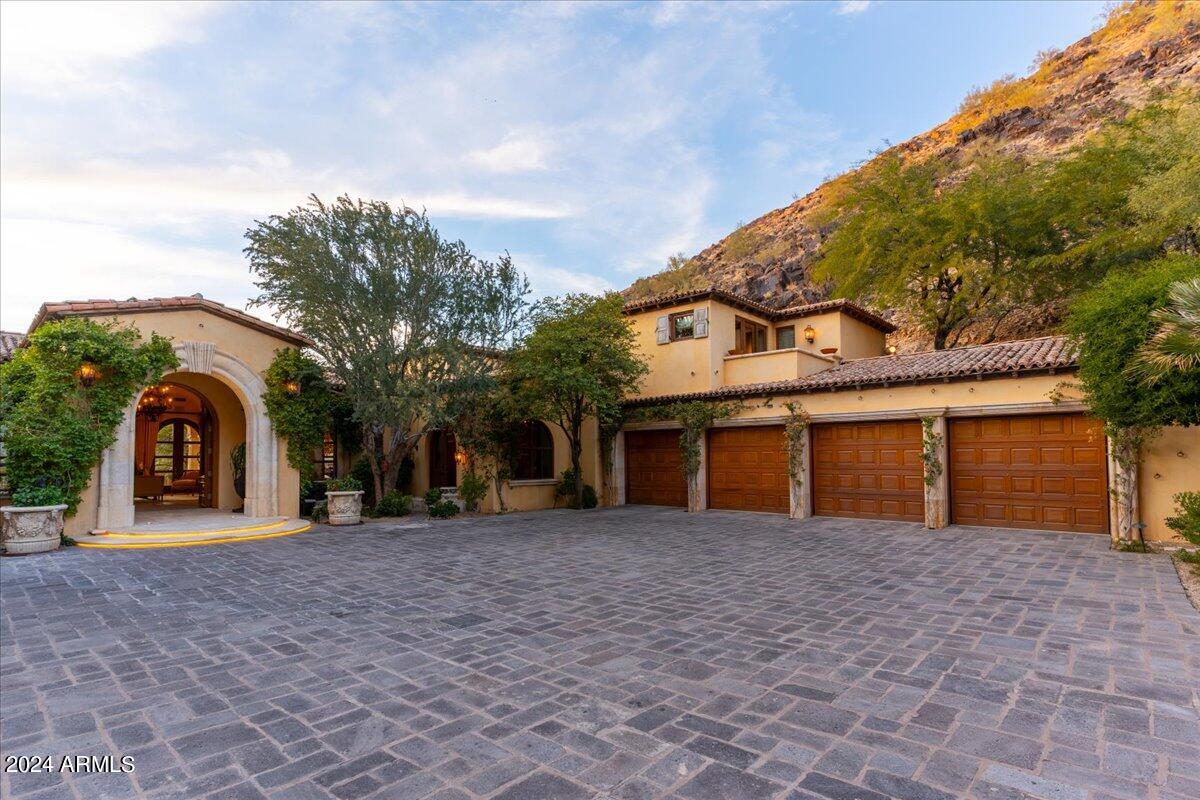 5516 E Morrison Lane