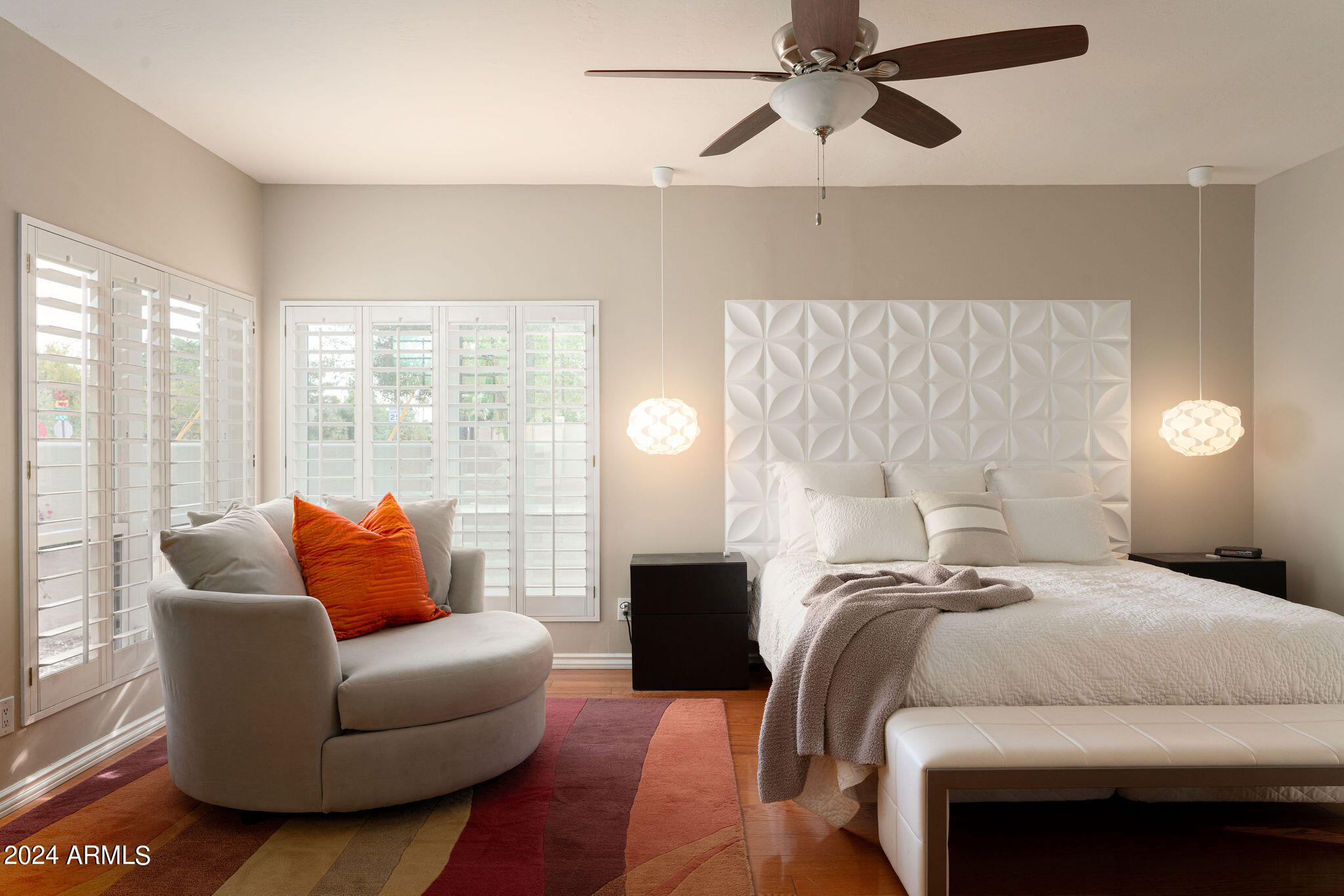 7360 E LINCOLN Drive Unit: 1
