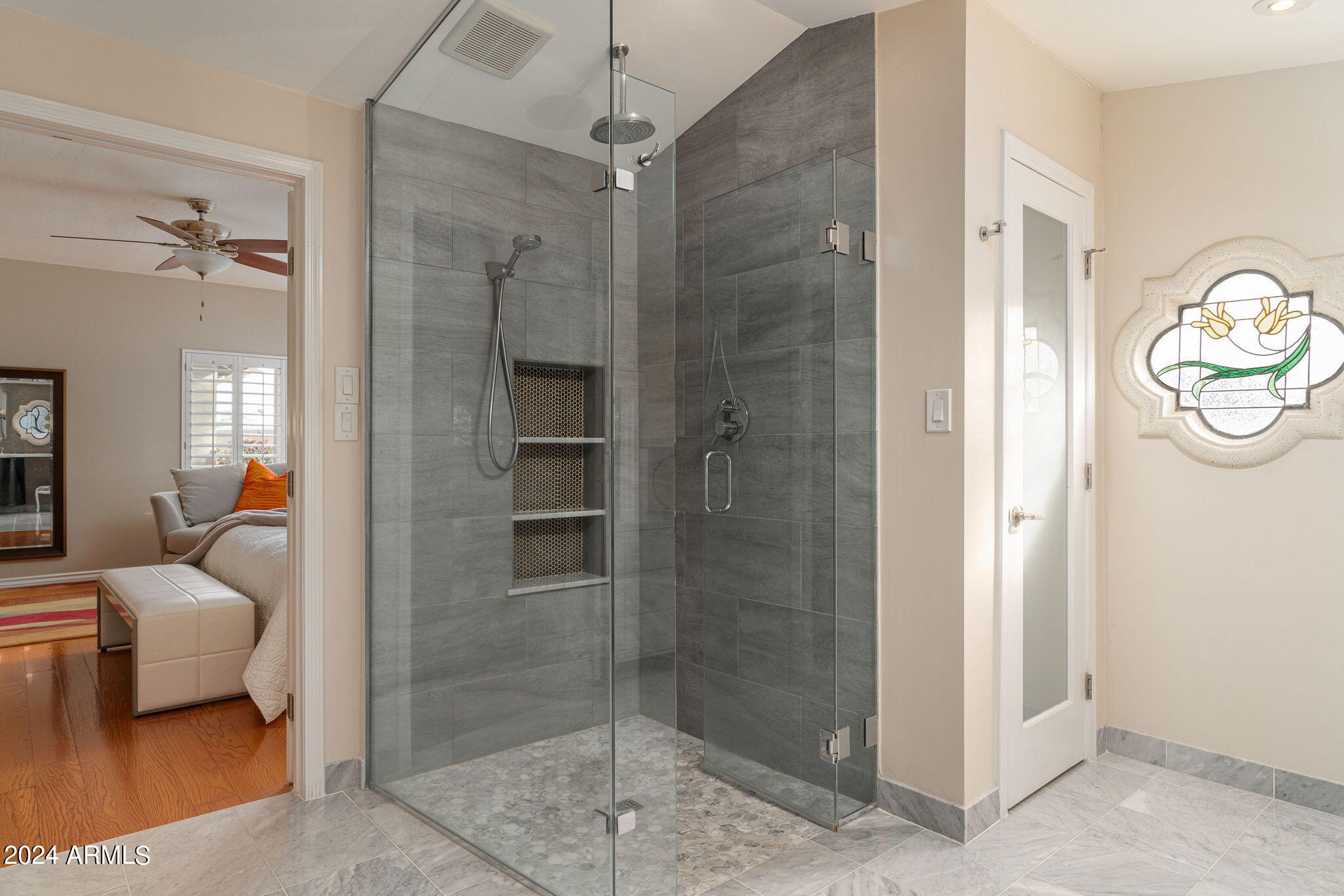 7360 E LINCOLN Drive Unit: 1
