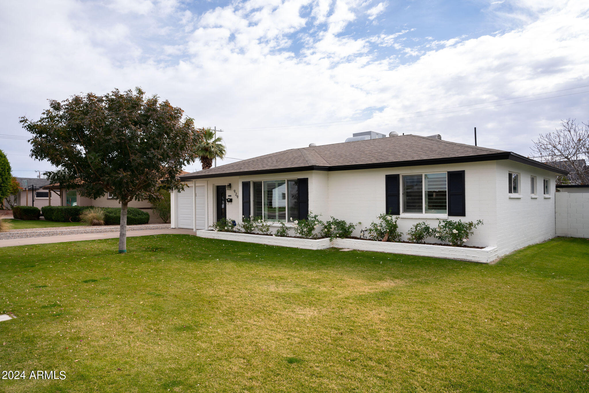929 E CAVALIER Drive
