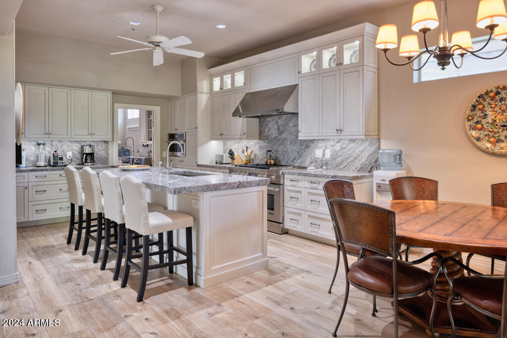 7622 E CACTUS WREN Road