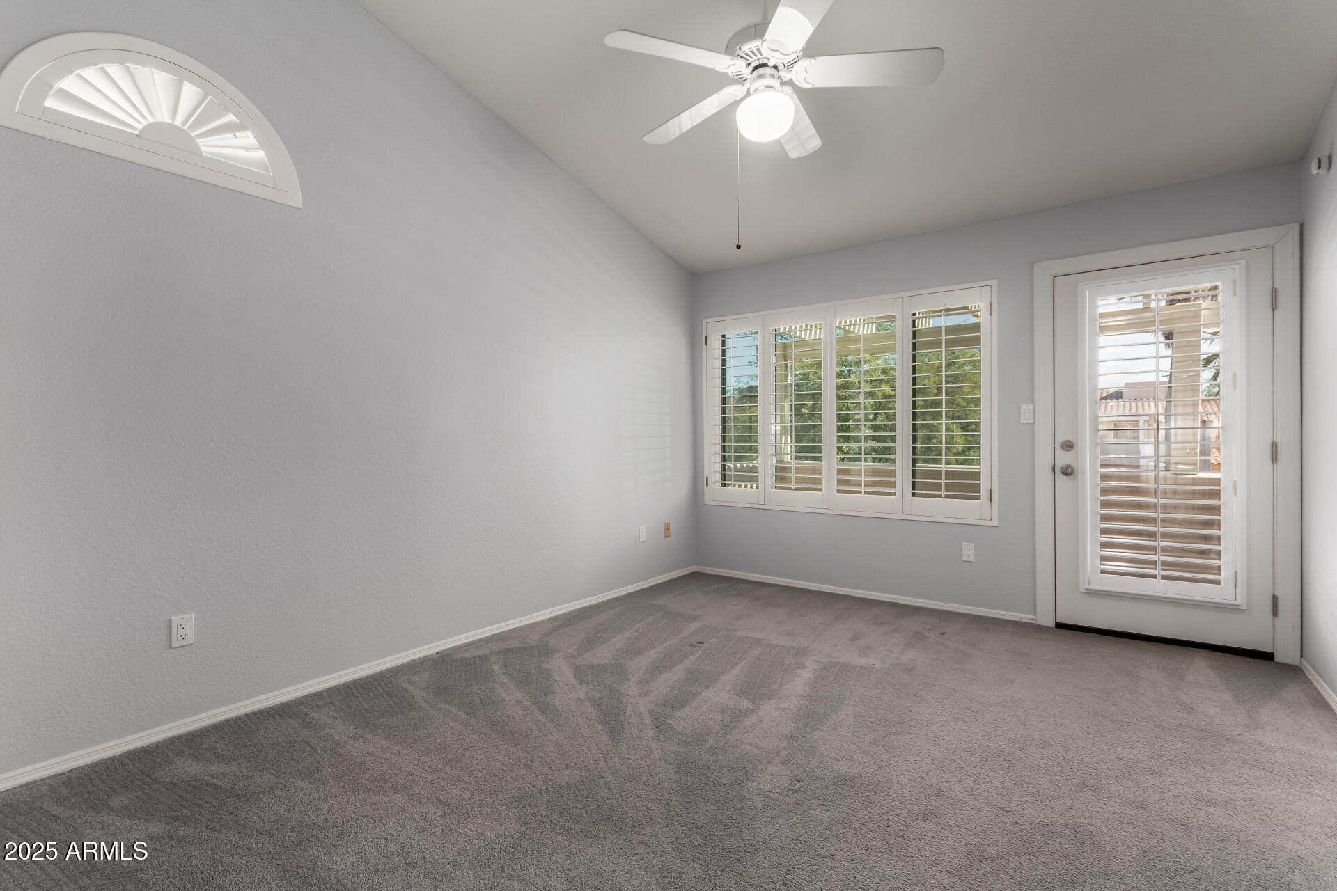 1920 E MARYLAND Avenue # 26