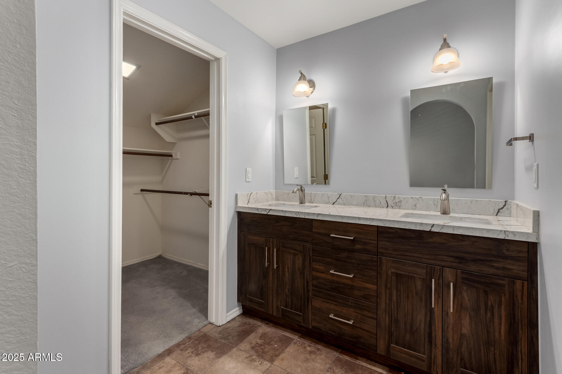1920 E MARYLAND Avenue # 26