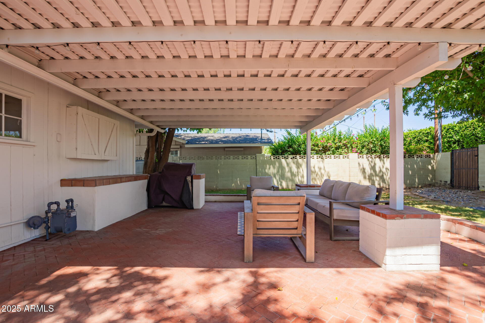 4238 E MITCHELL Drive
