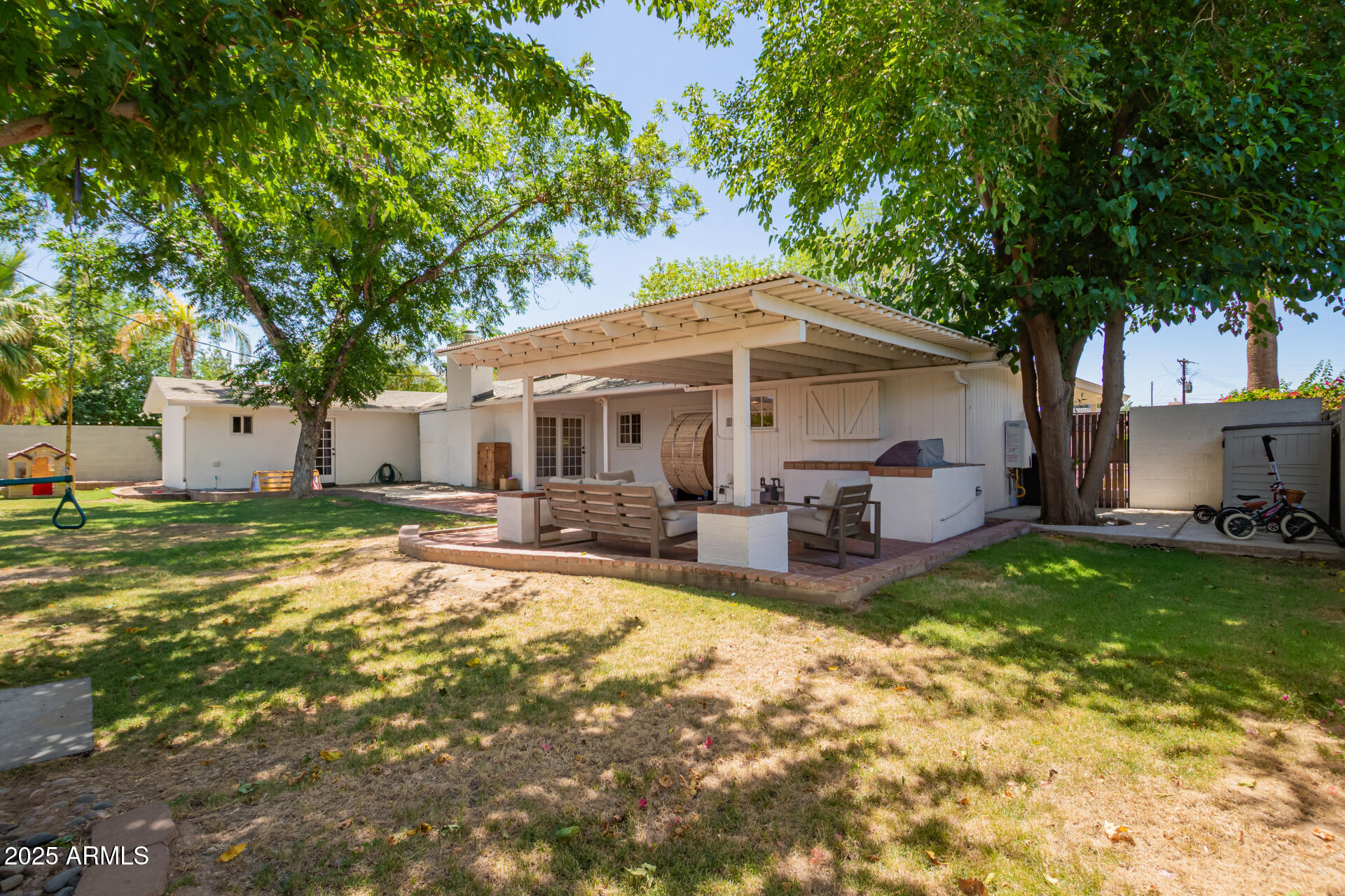 4238 E MITCHELL Drive