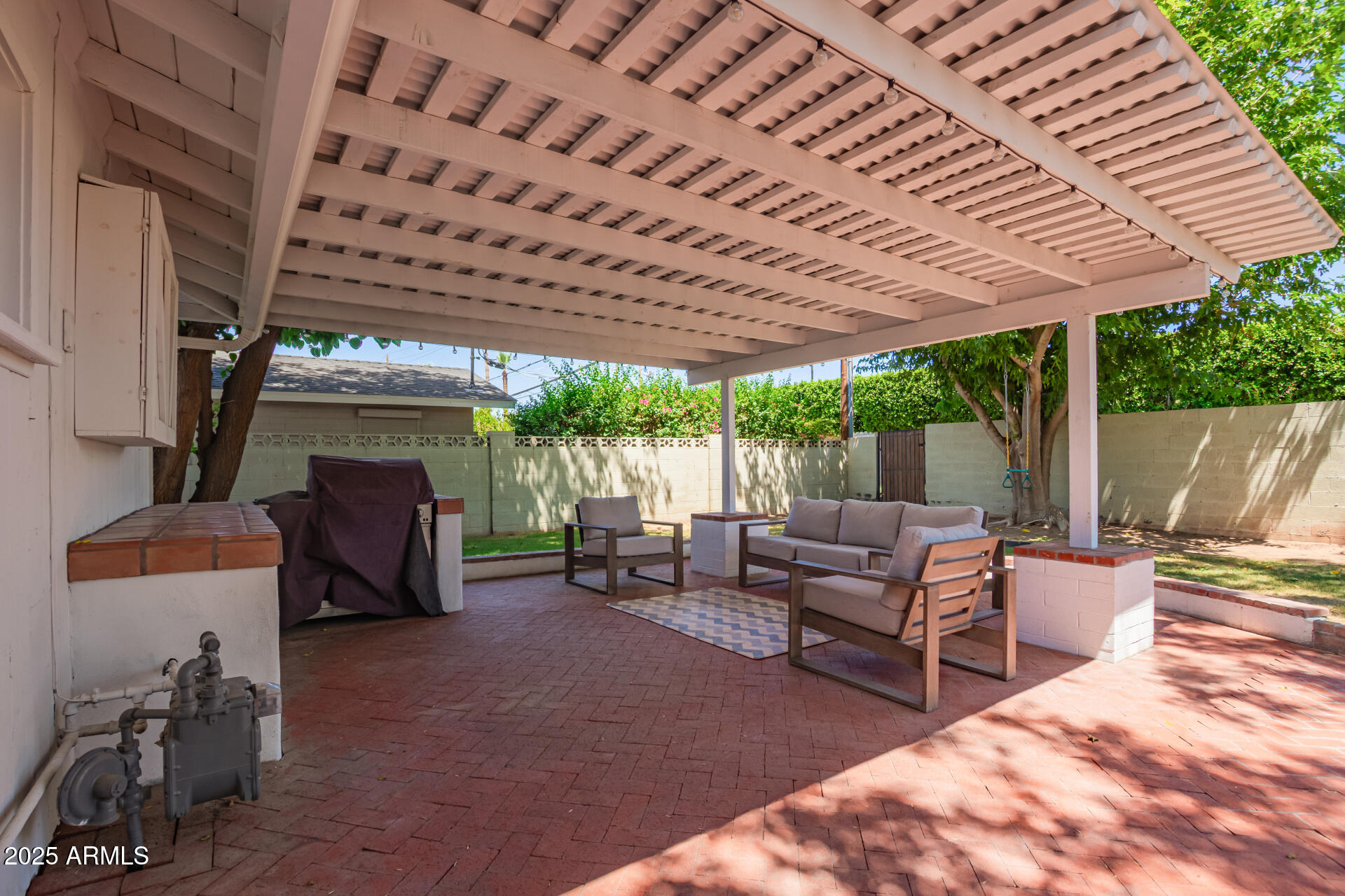 4238 E MITCHELL Drive