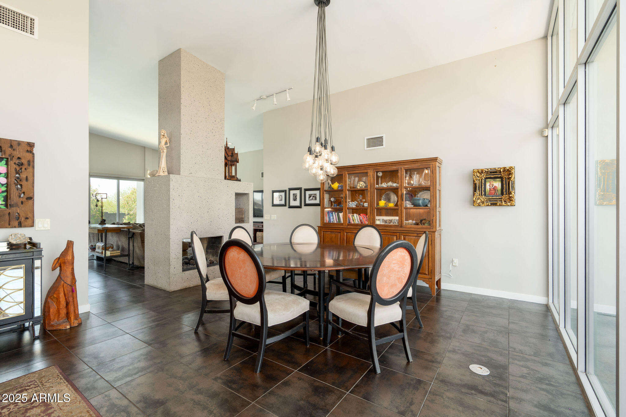 1925 E LAMAR Road