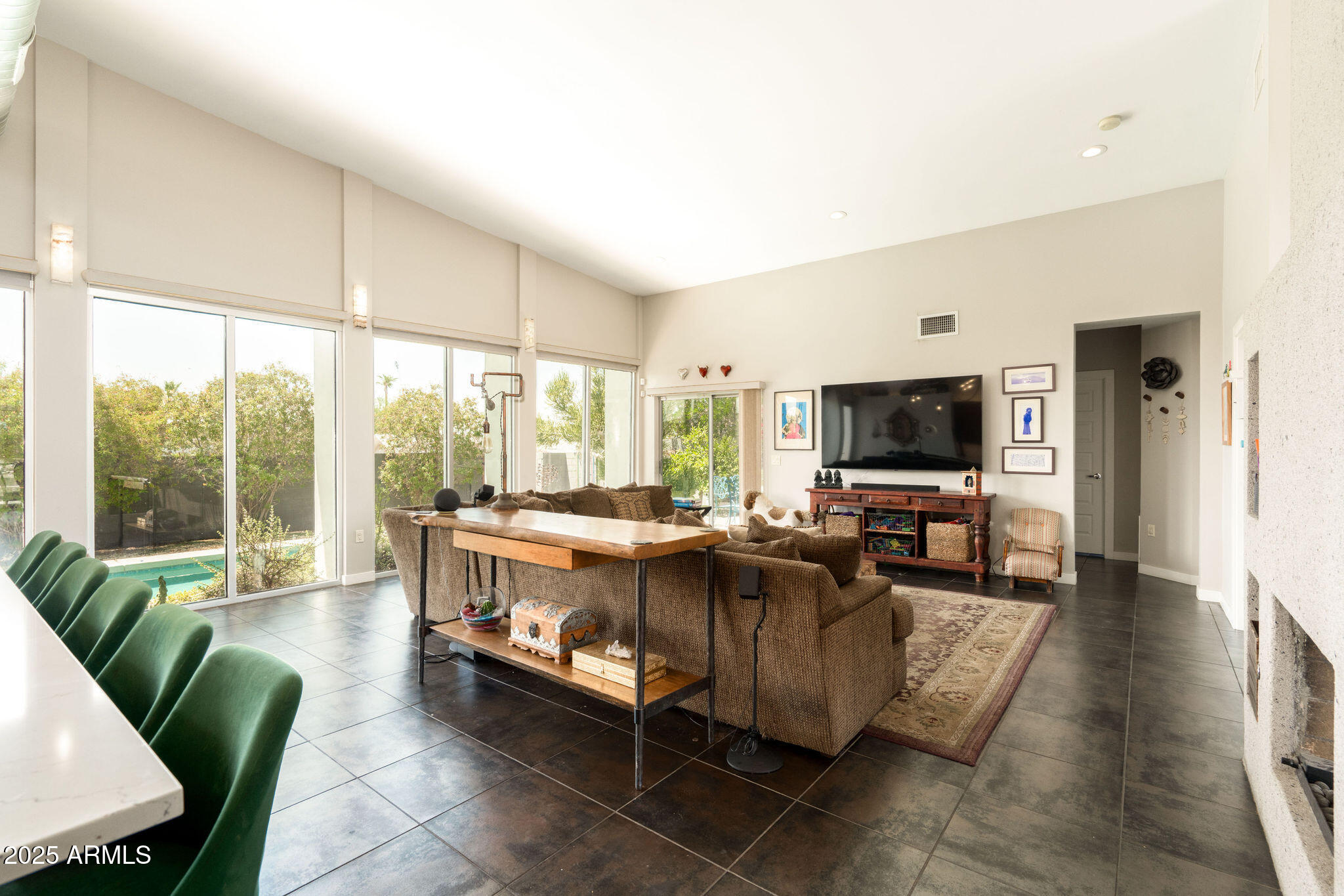 1925 E LAMAR Road
