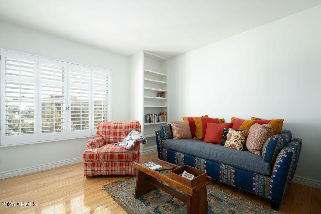 2201 N CENTRAL Avenue, 4E