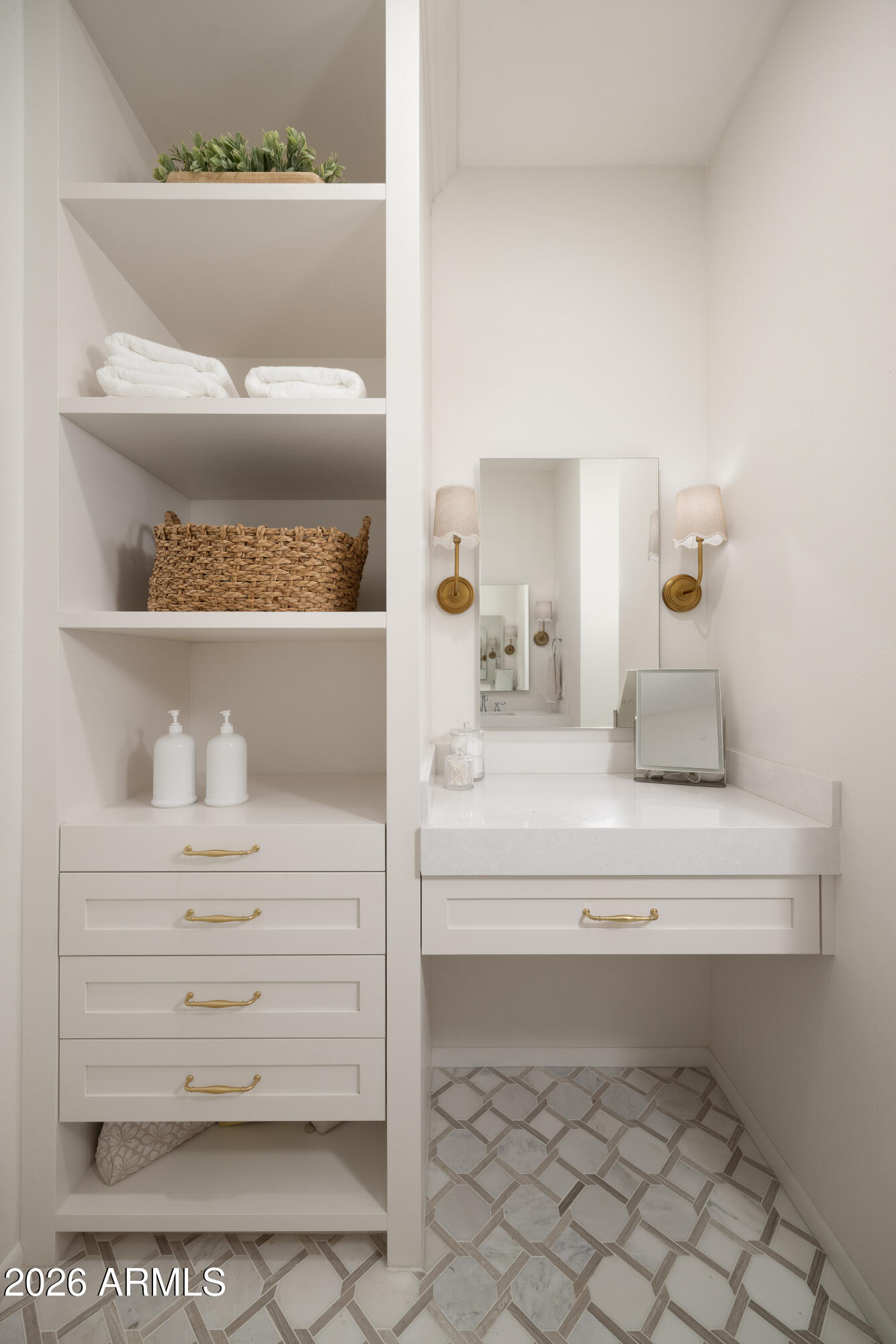 8270 N HAYDEN Road, 2011, Scottsdale Unit: 2011