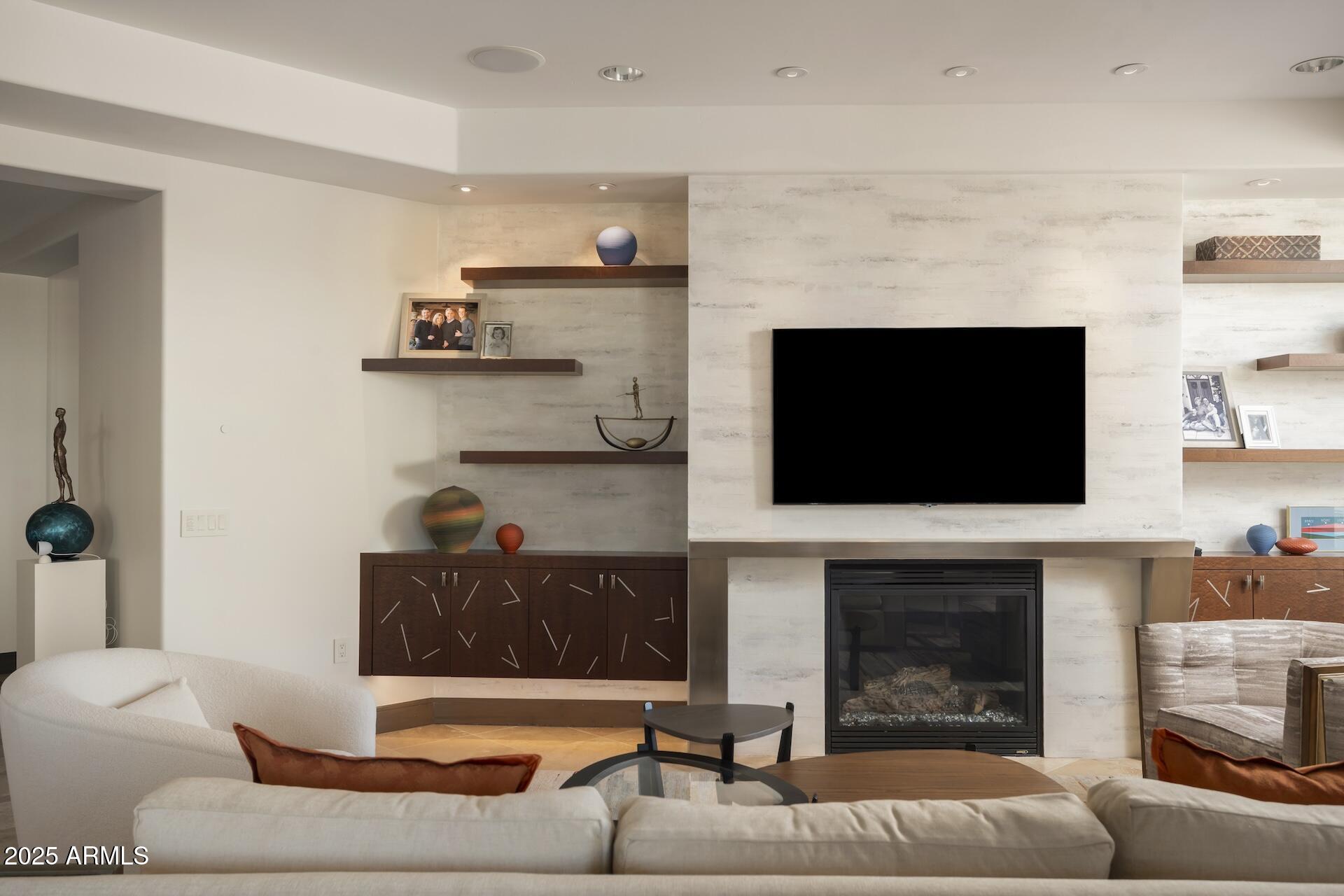 2211 E CAMELBACK Road, 1203