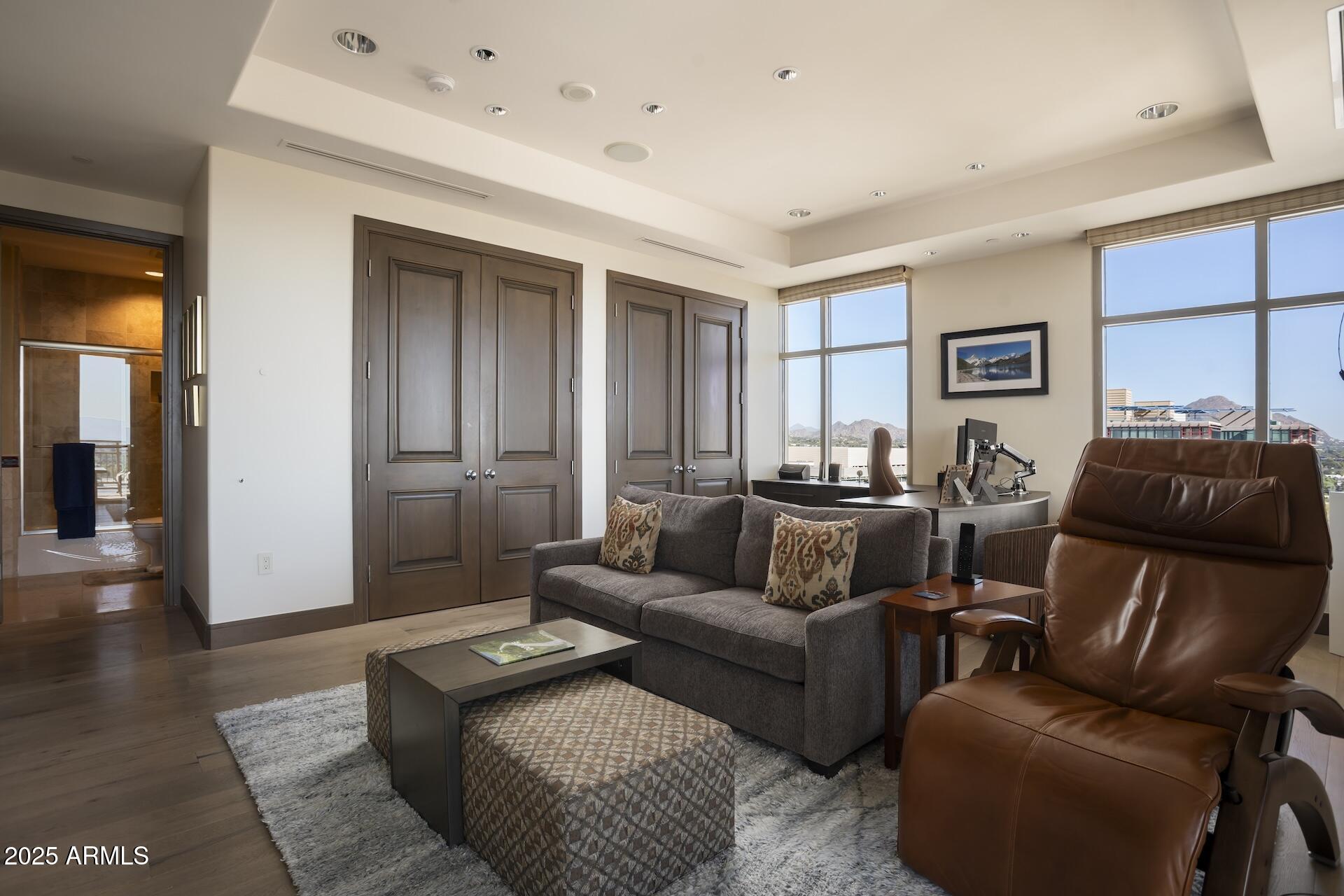 2211 E CAMELBACK Road, 1203