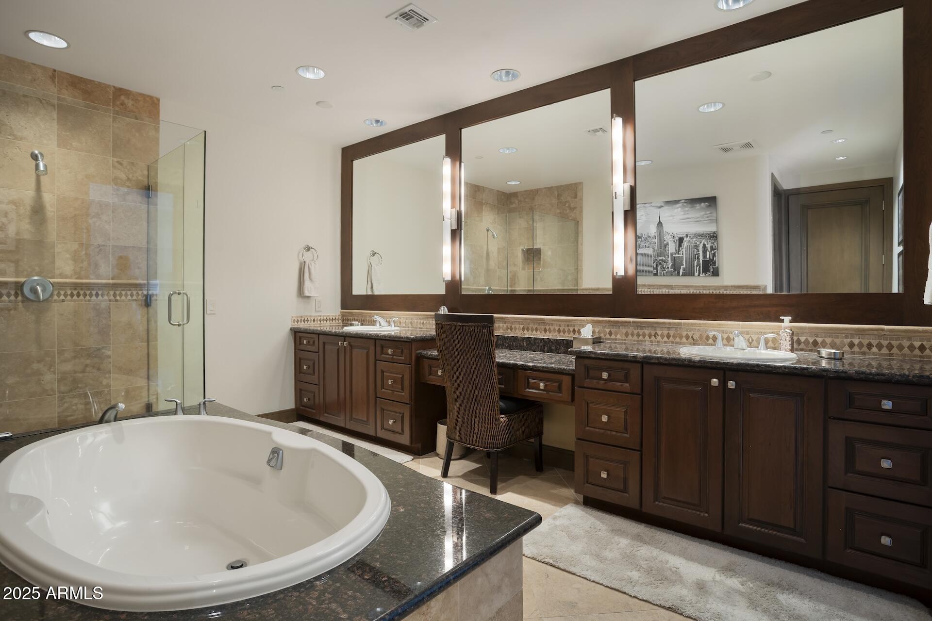 2211 E CAMELBACK Road, 1203