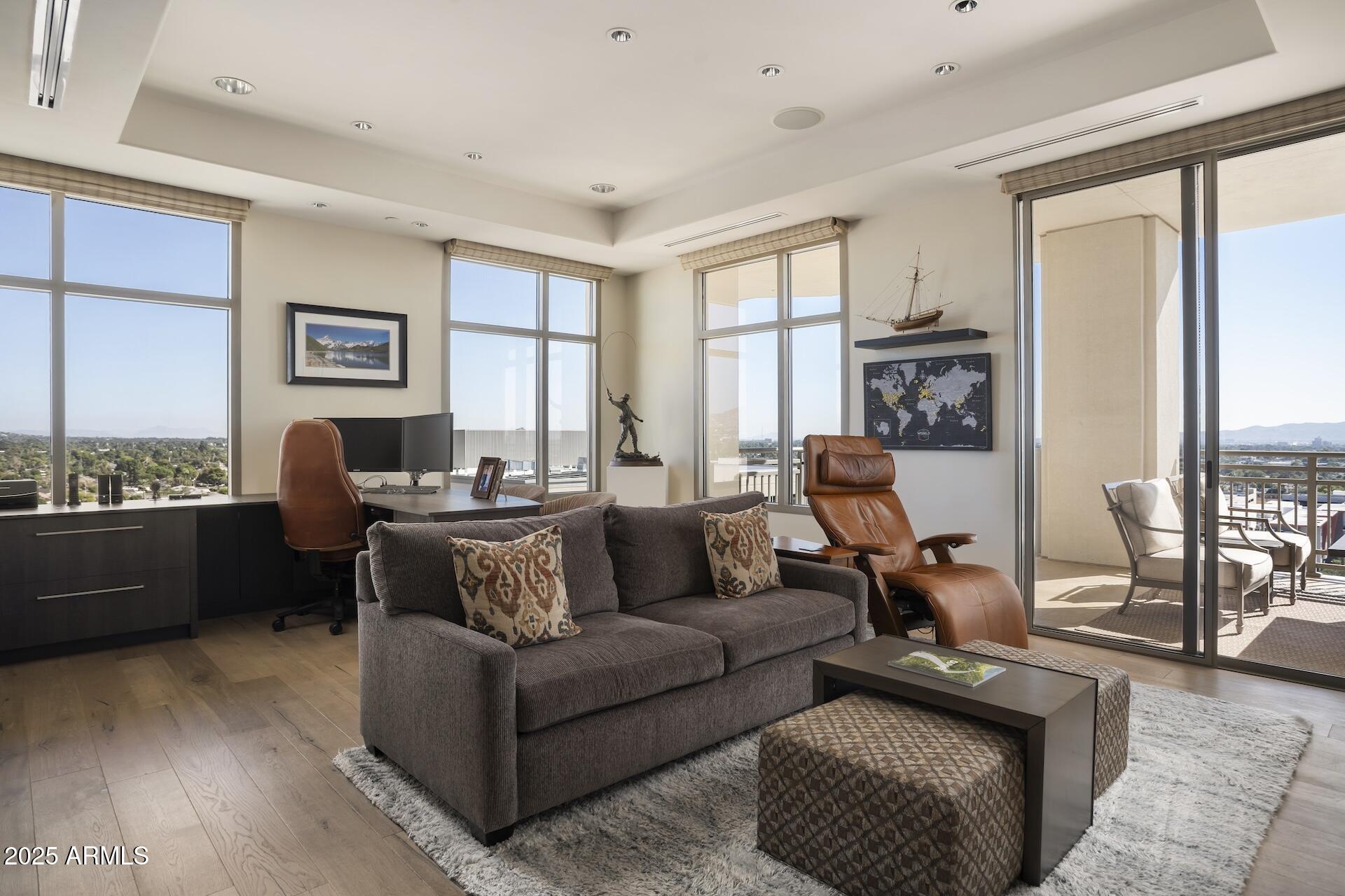 2211 E CAMELBACK Road, 1203