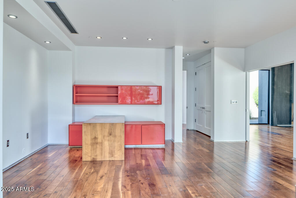 5434 E Lincoln Drive 50