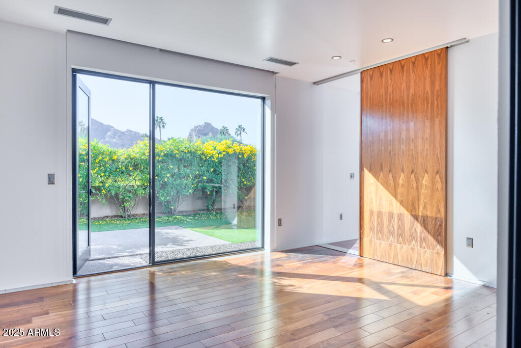 5434 E Lincoln Drive 50