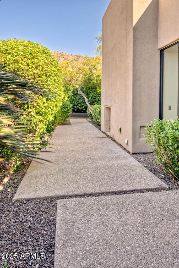 5434 E Lincoln Drive 50