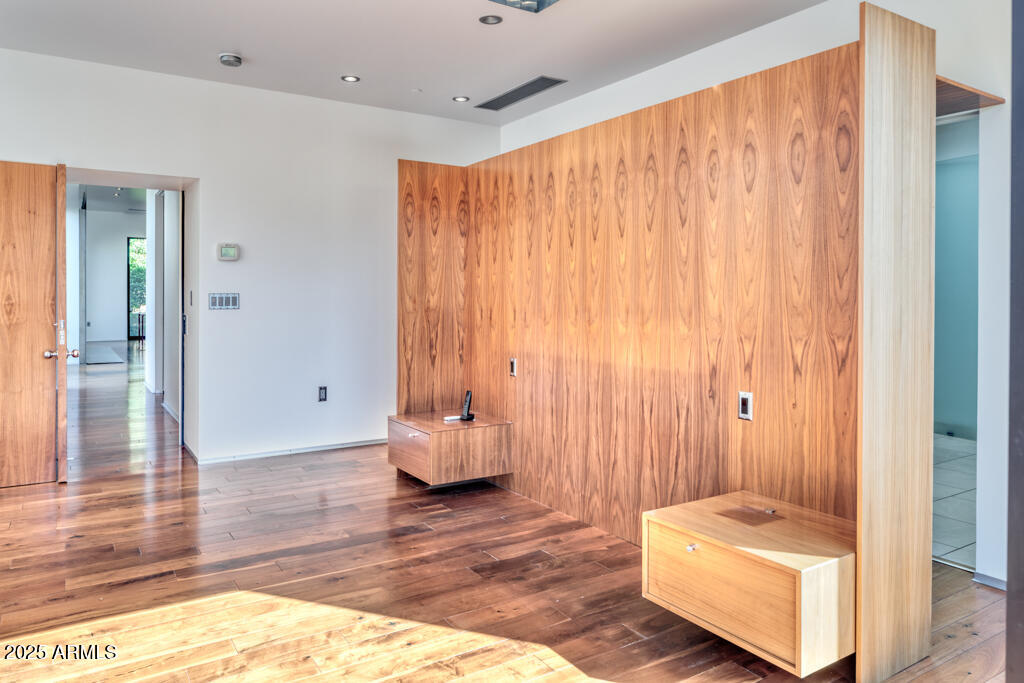 5434 E Lincoln Drive 50