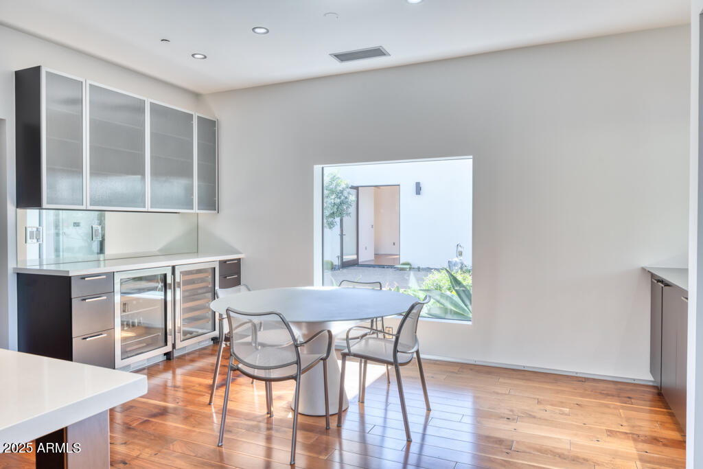 5434 E Lincoln Drive 50