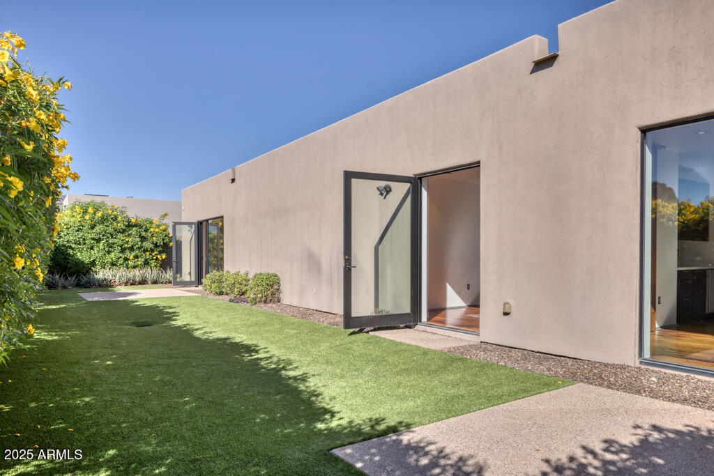 5434 E Lincoln Drive 50