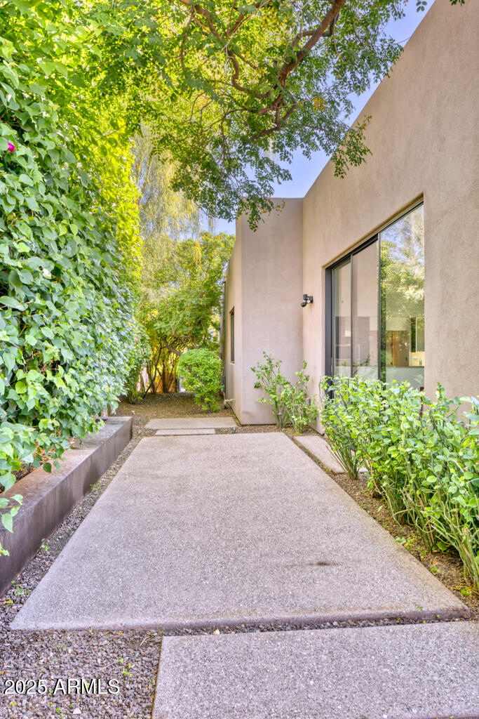 5434 E Lincoln Drive 50