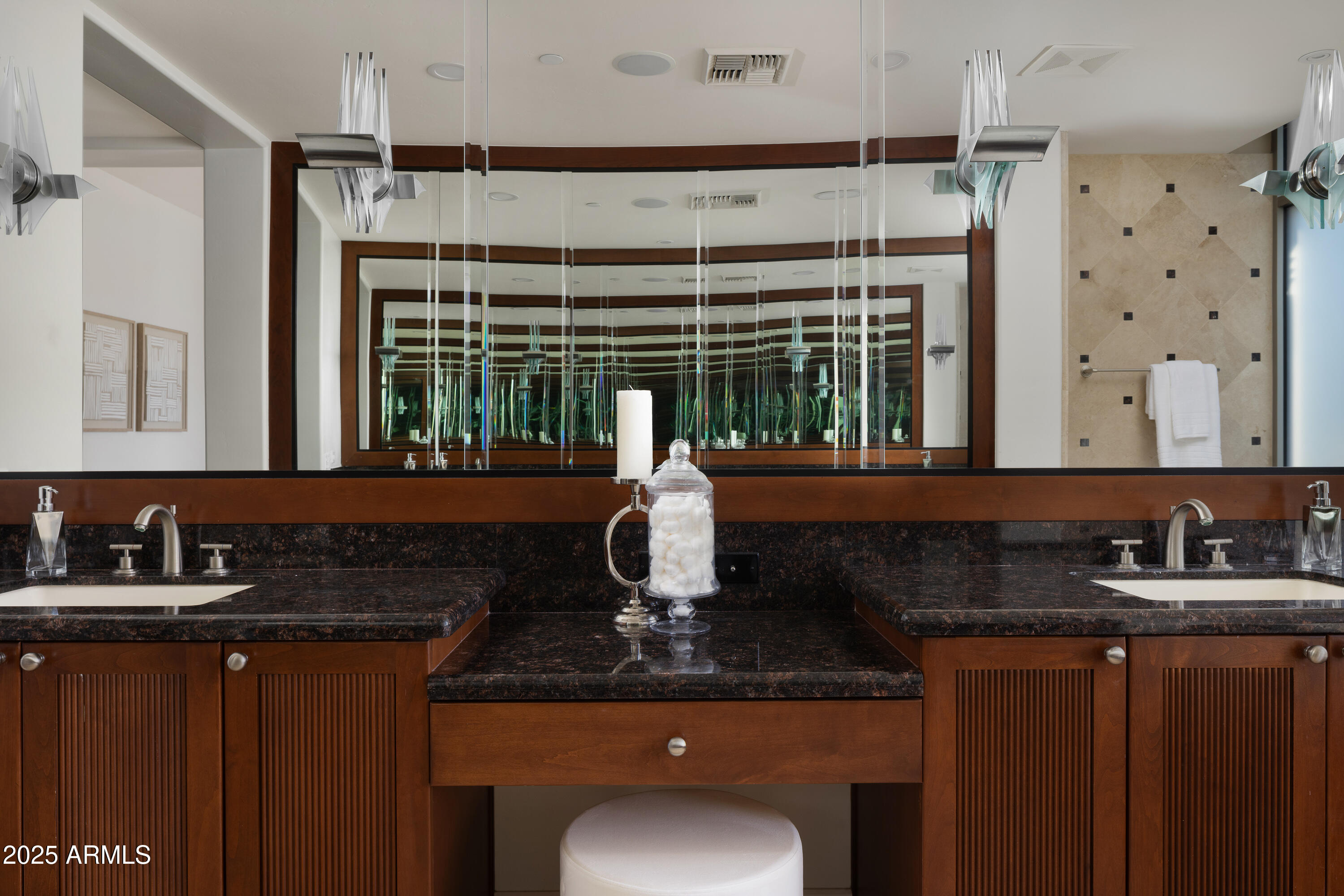 2402 E ESPLANADE Lane 1001