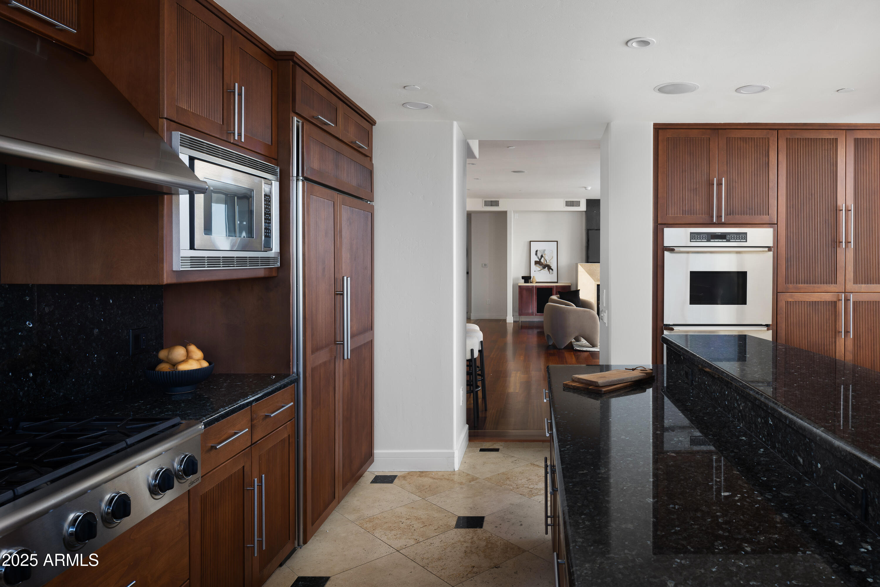 2402 E ESPLANADE Lane 1001