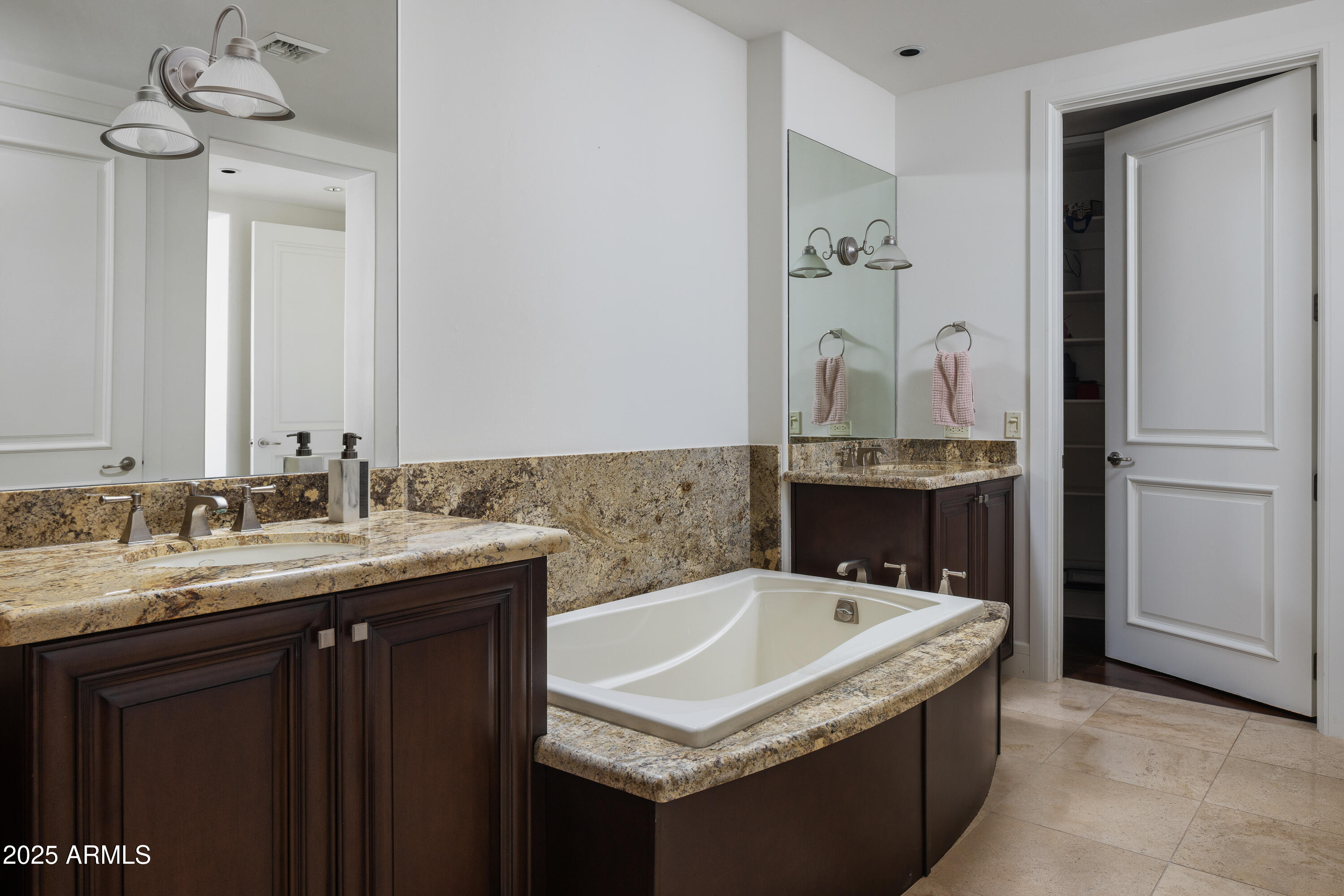 2402 E ESPLANADE Lane PH2