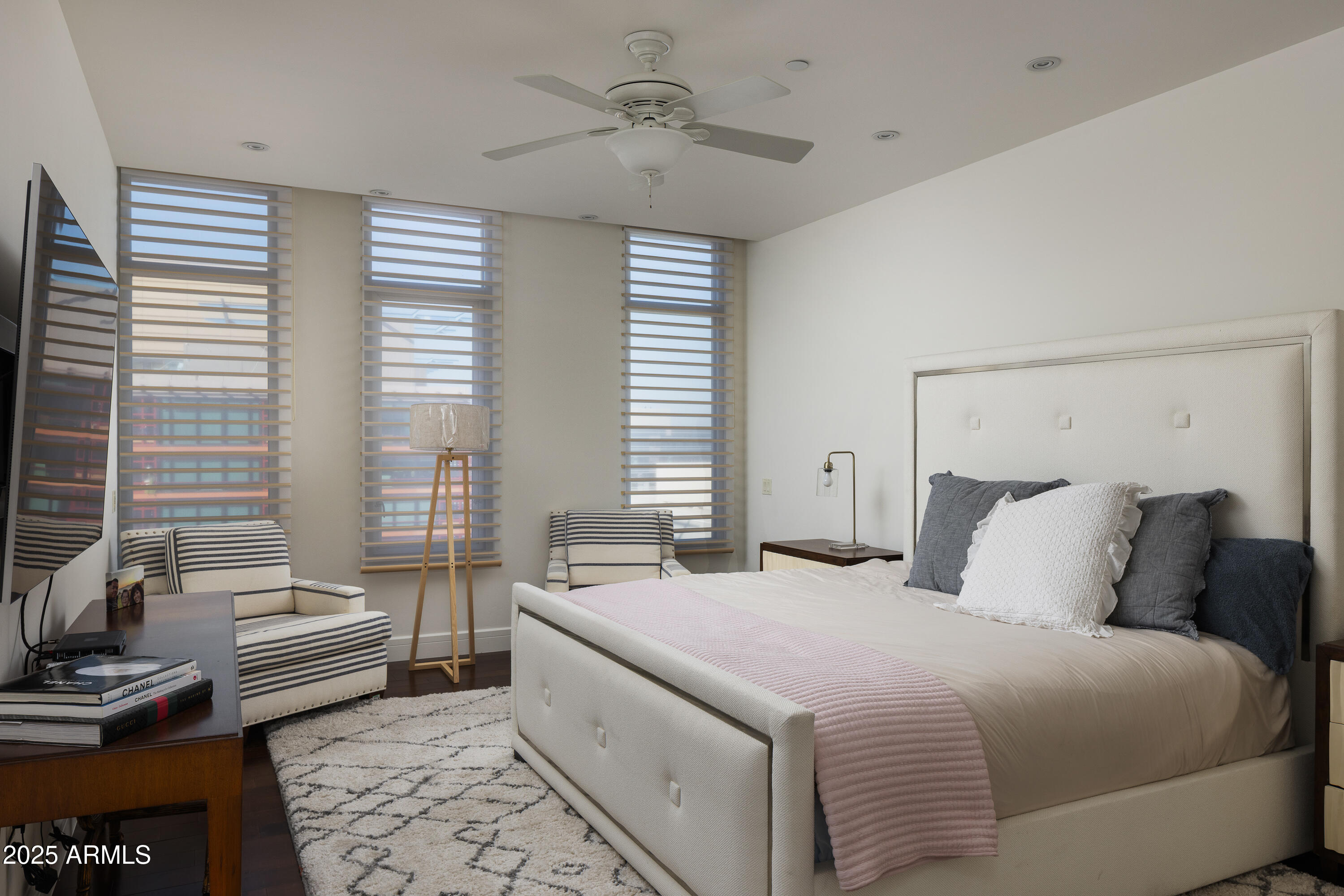 2402 E ESPLANADE Lane PH2