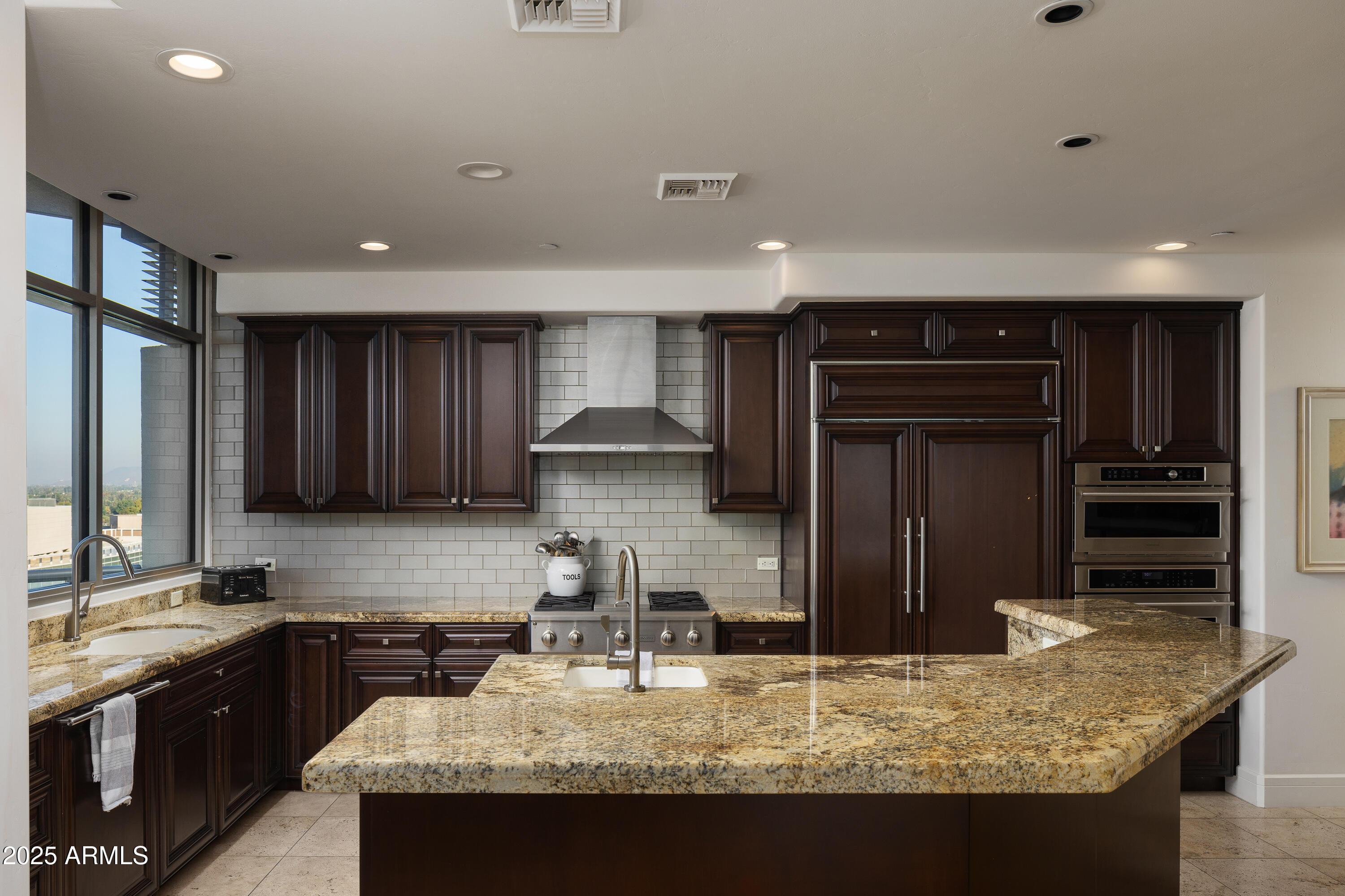 2402 E ESPLANADE Lane PH2