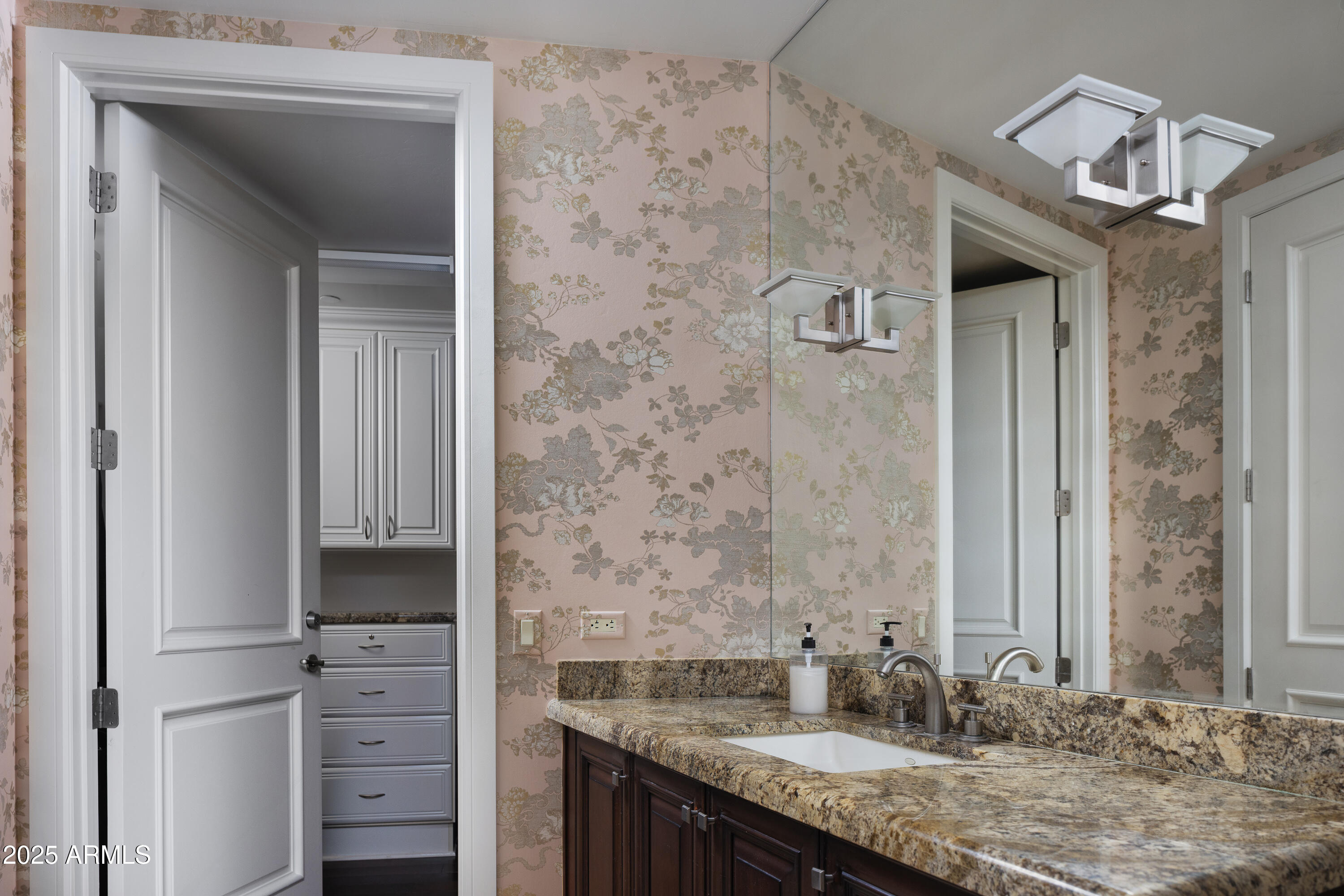 2402 E ESPLANADE Lane PH2