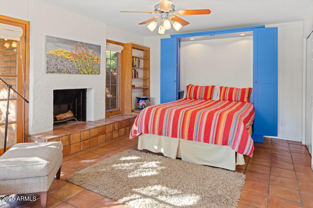 5401 E MARIPOSA Street