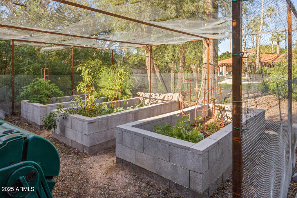 5401 E MARIPOSA Street