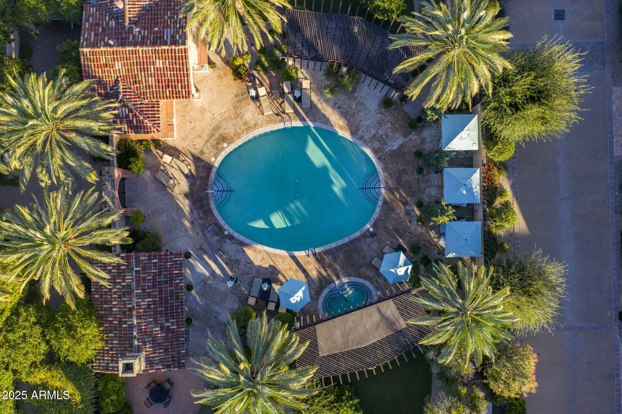 4949 E LINCOLN Drive 4