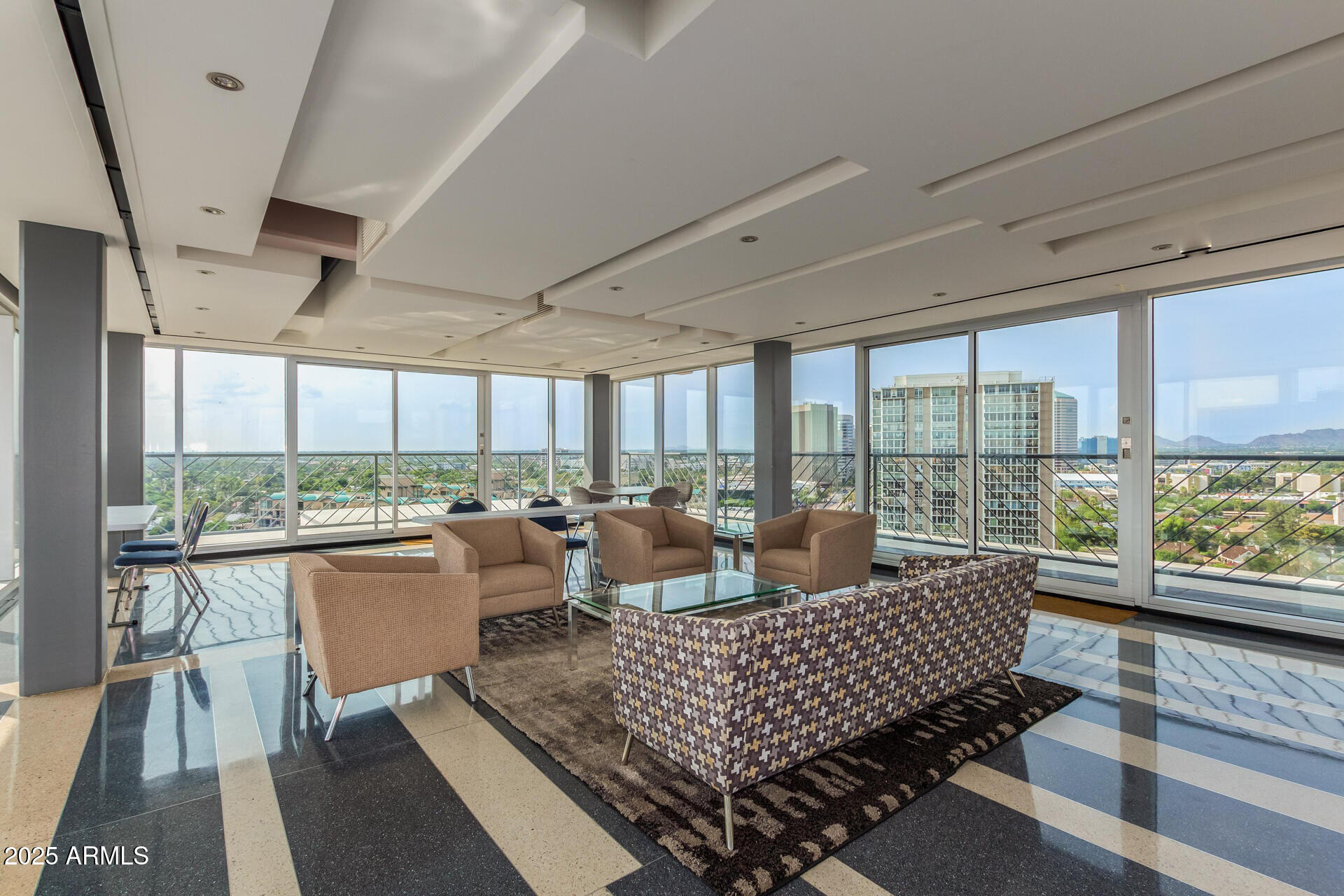 2201 N CENTRAL Avenue 3D