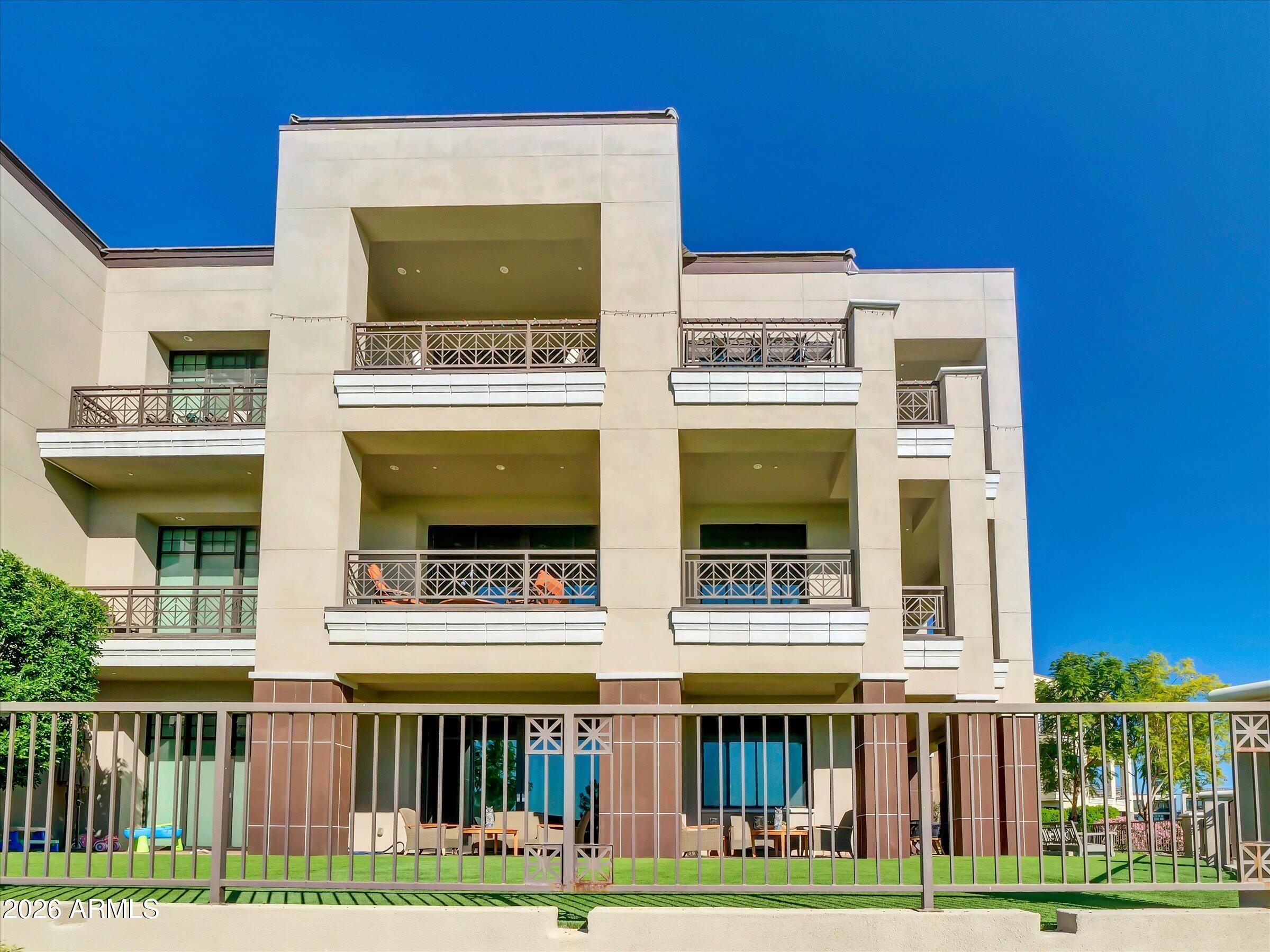 2 BILTMORE Estate 211