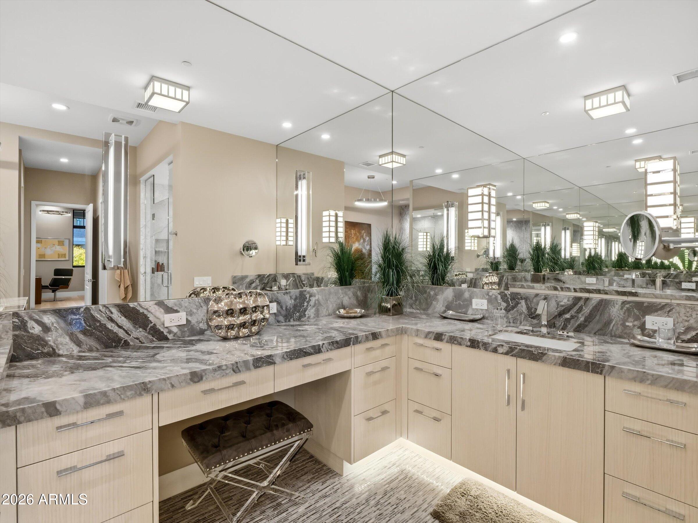 2 BILTMORE Estate 211