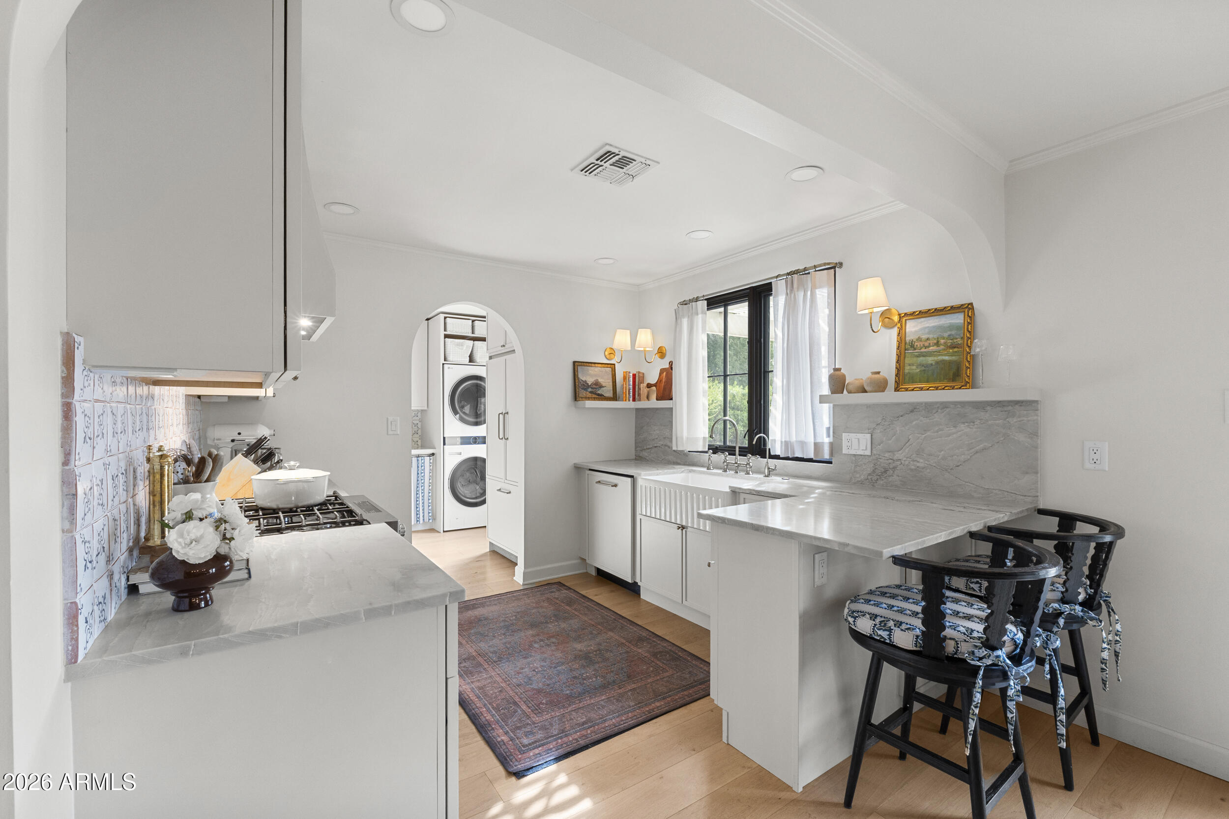 317 W ENCANTO Boulevard