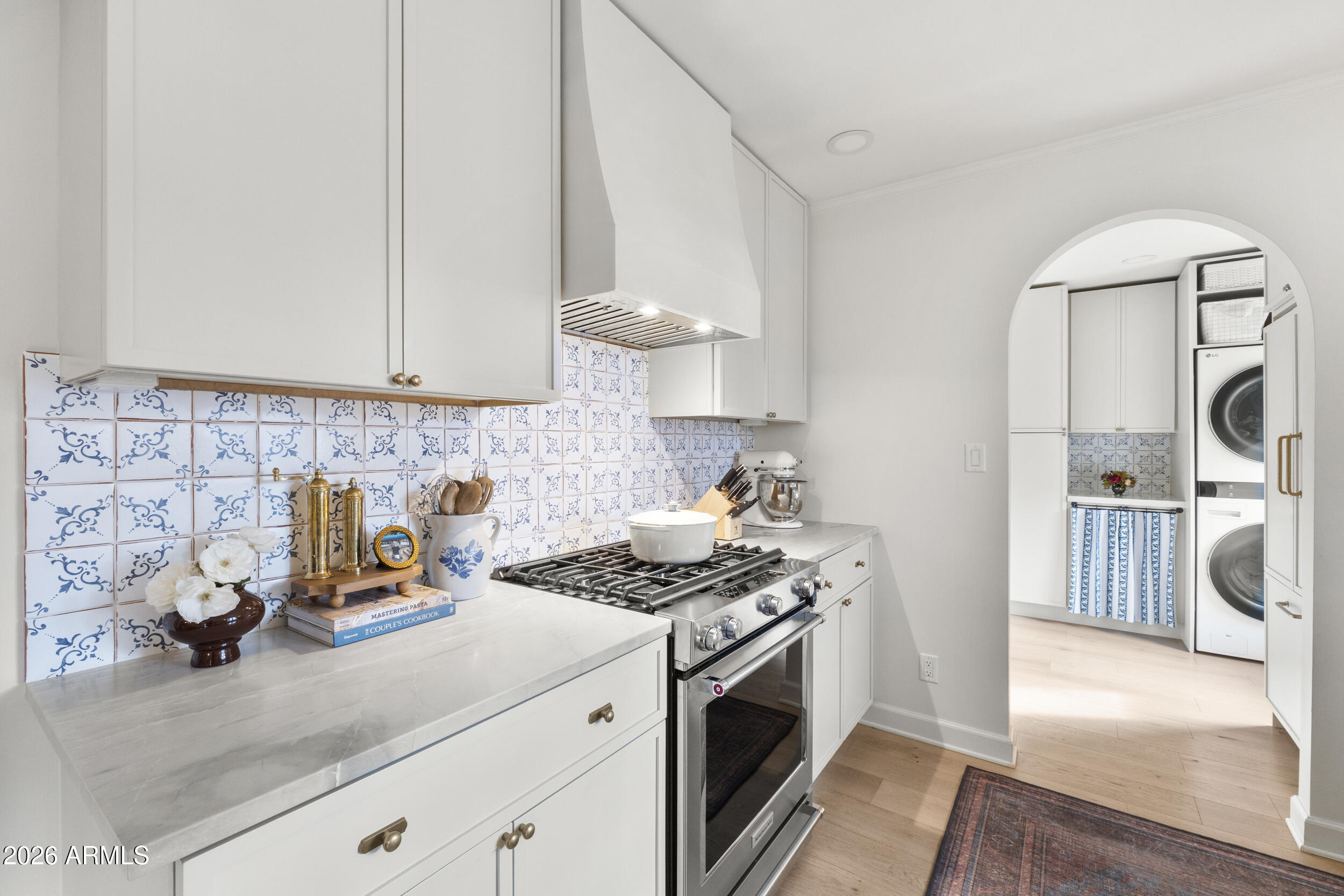 317 W ENCANTO Boulevard