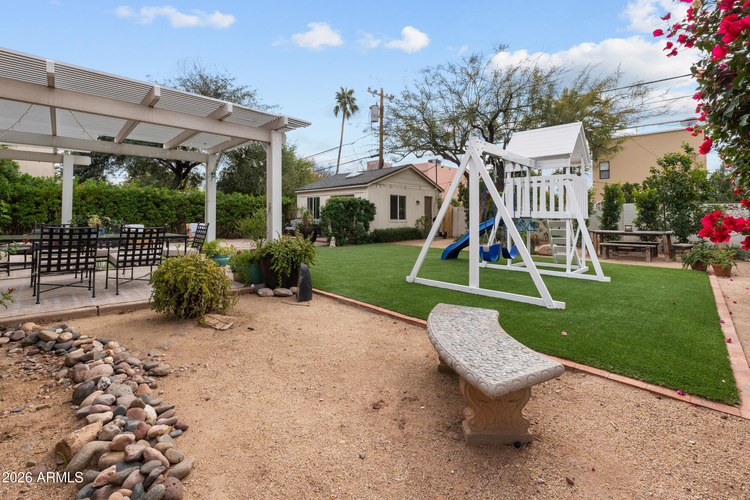 317 W ENCANTO Boulevard