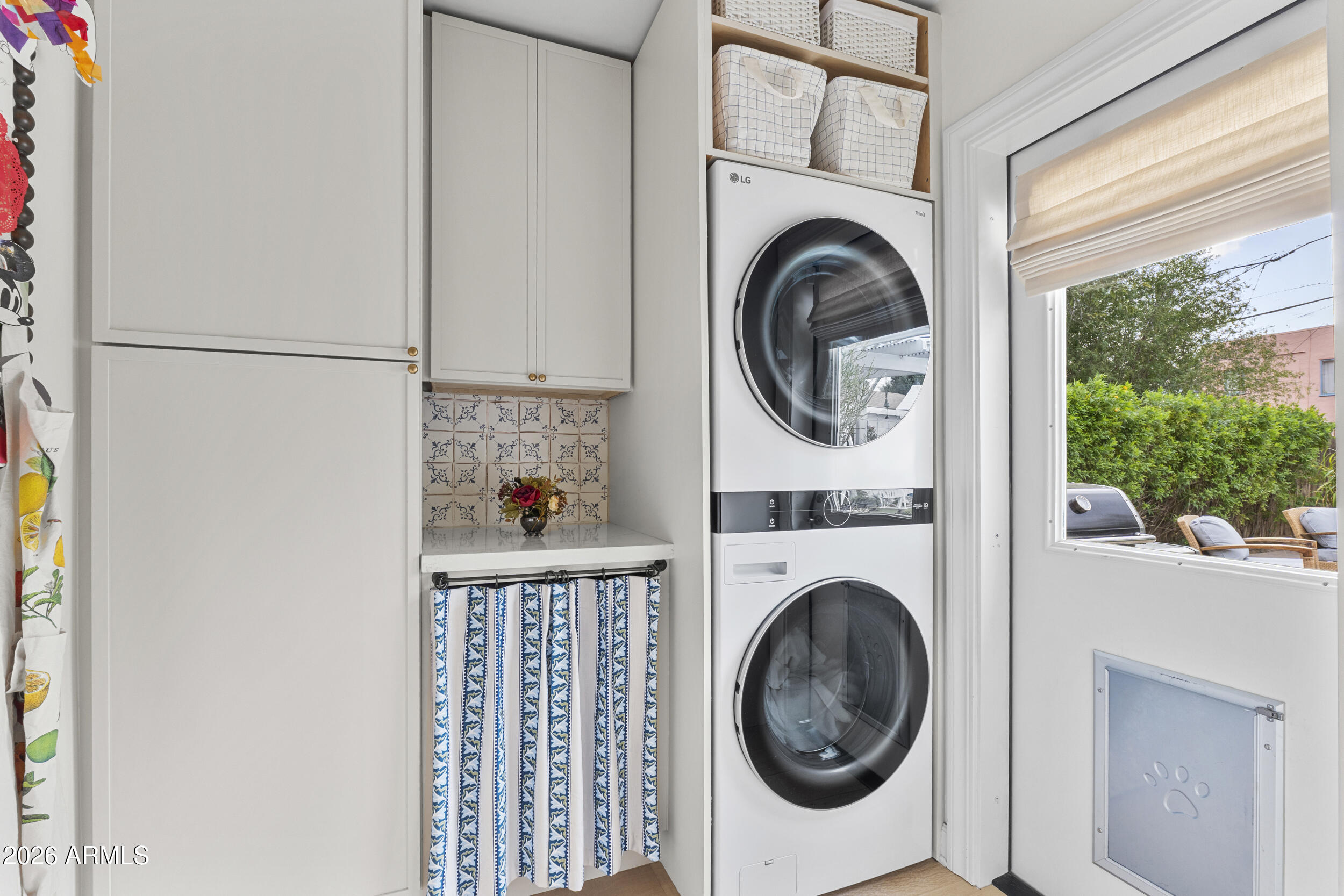 317 W ENCANTO Boulevard