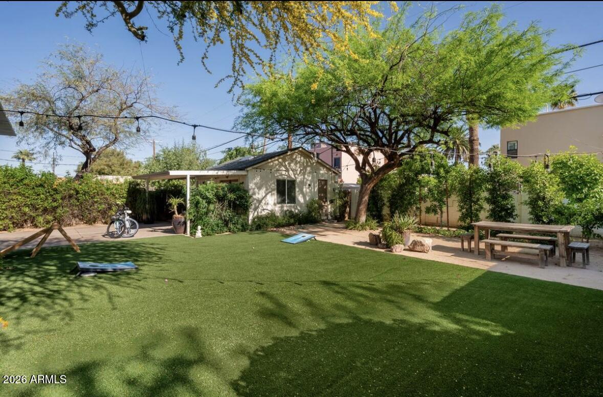 317 W ENCANTO Boulevard