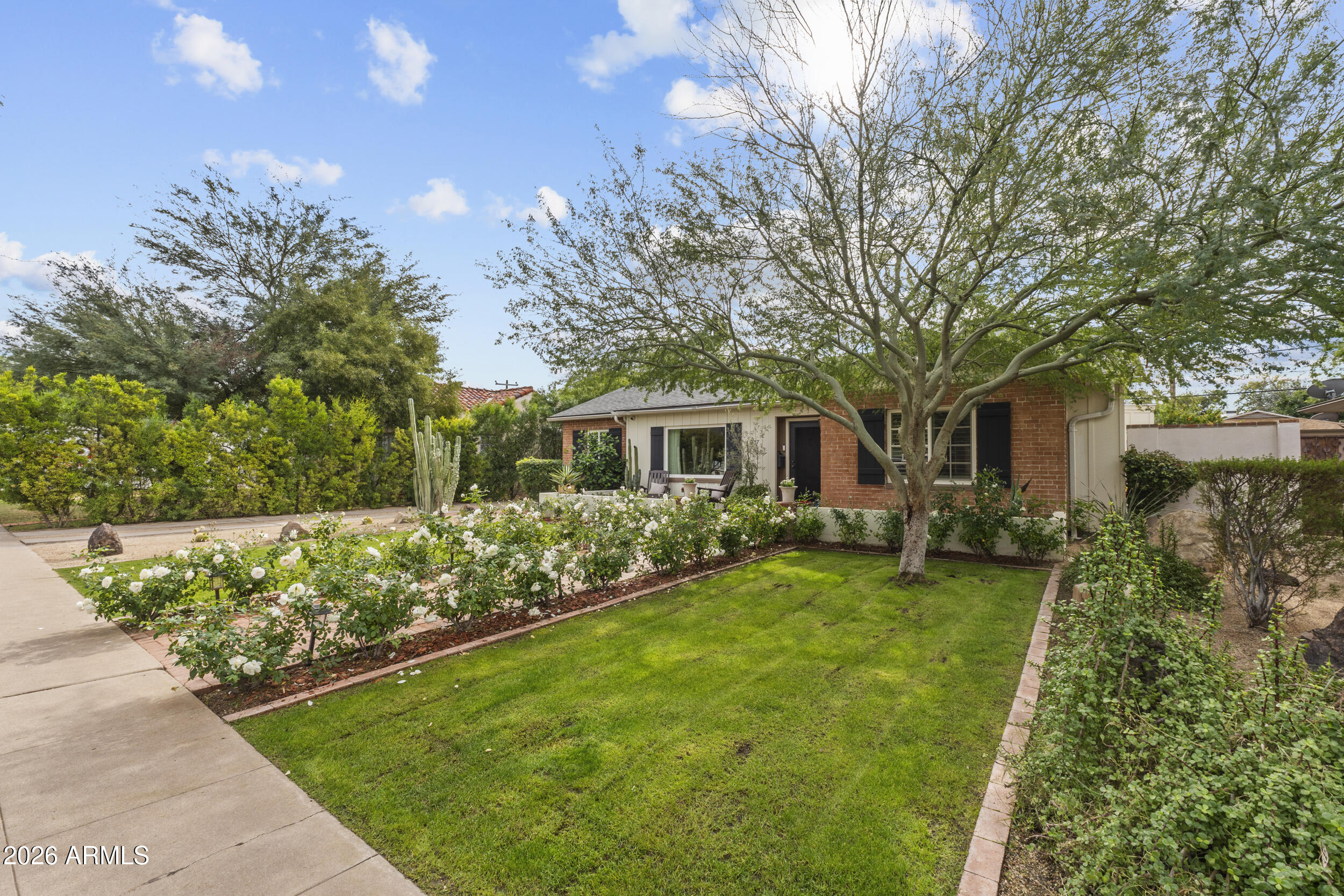 317 W ENCANTO Boulevard